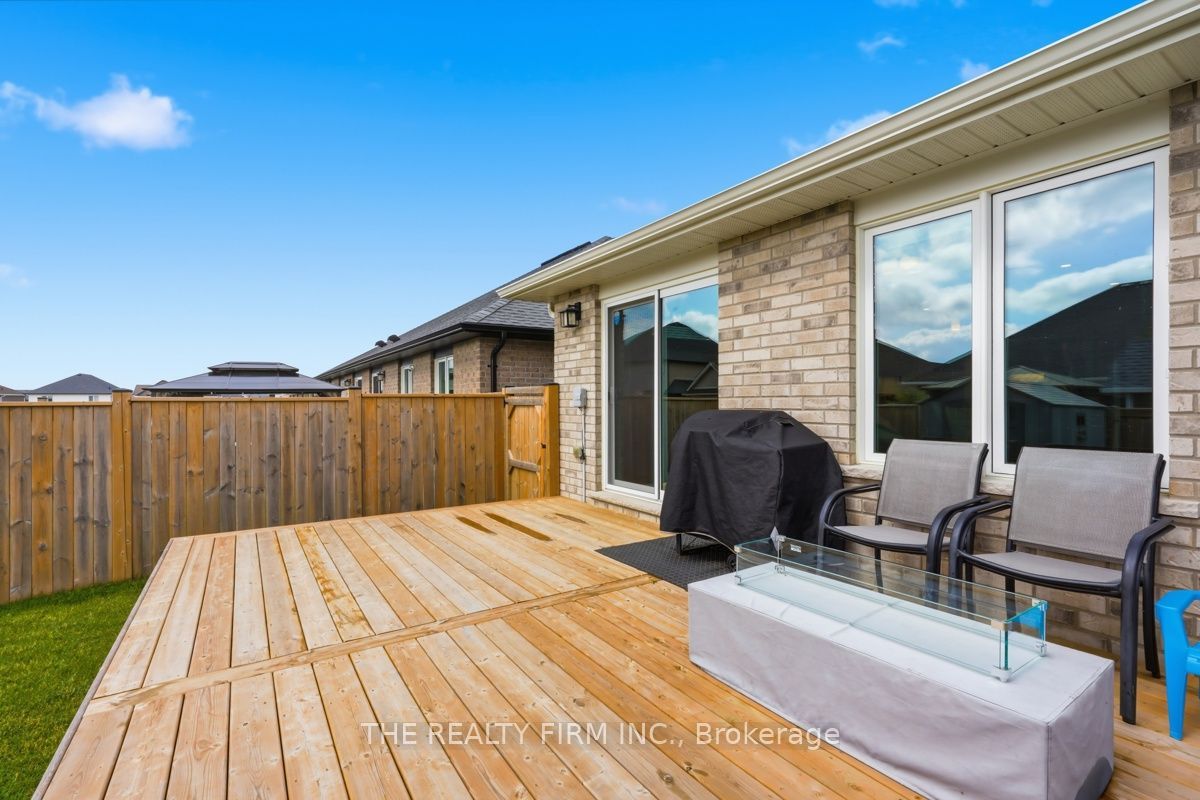 53 Ashberry Place Property Photo 37