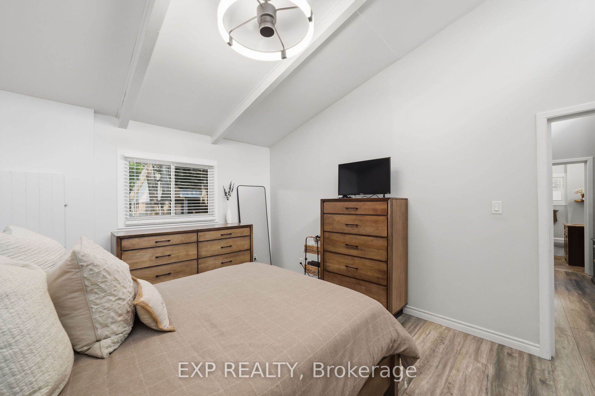 250 Orchard Avenue Property Photo 17