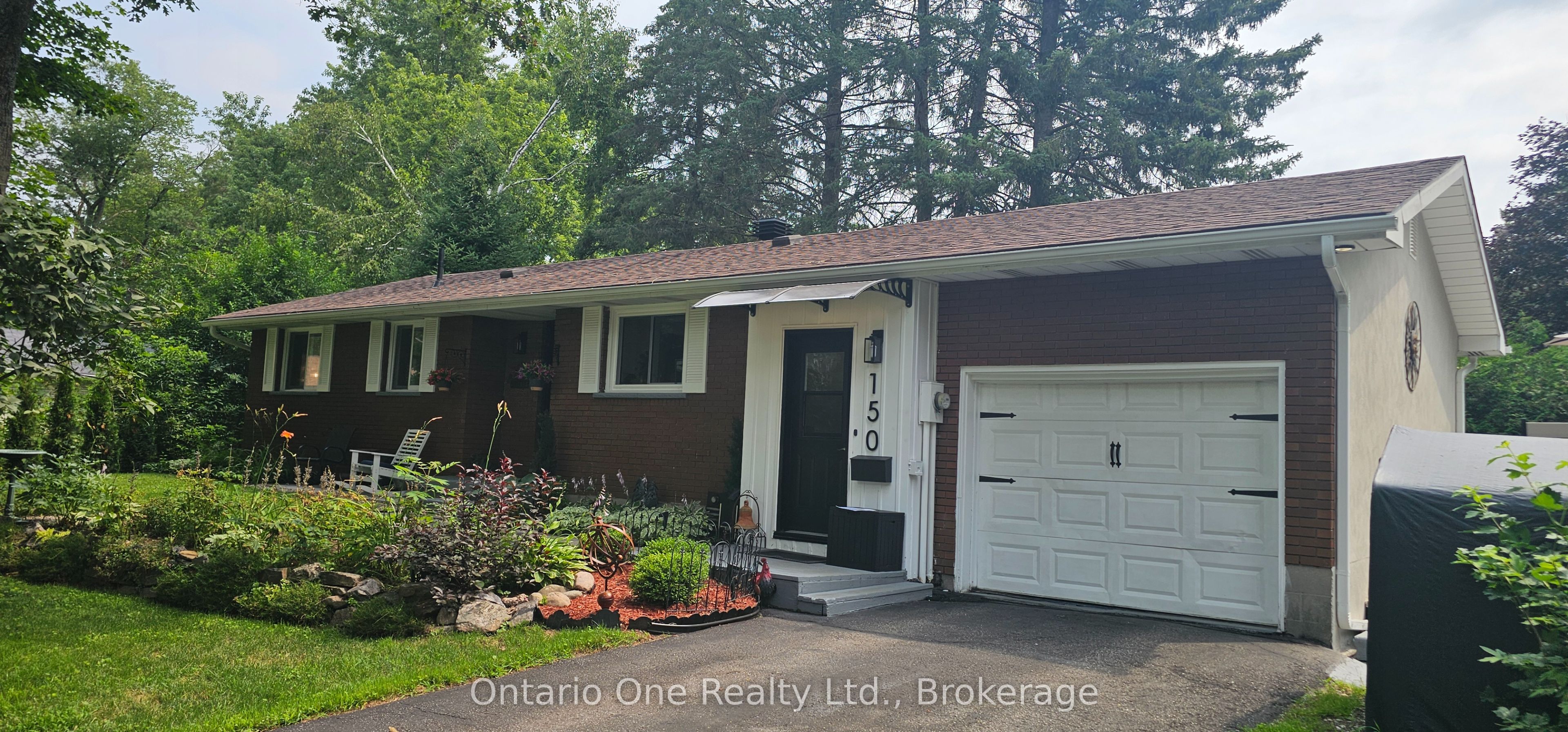 150 Lofty Pines Crescent Property Photo 2