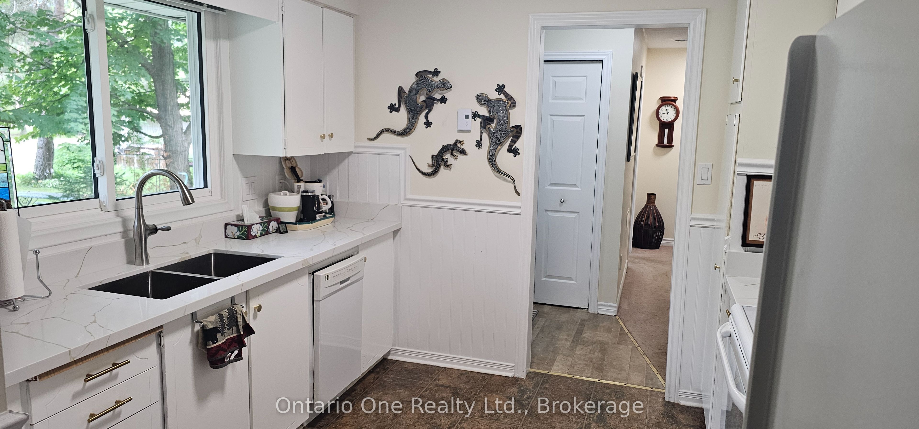 150 Lofty Pines Crescent Property Photo 7