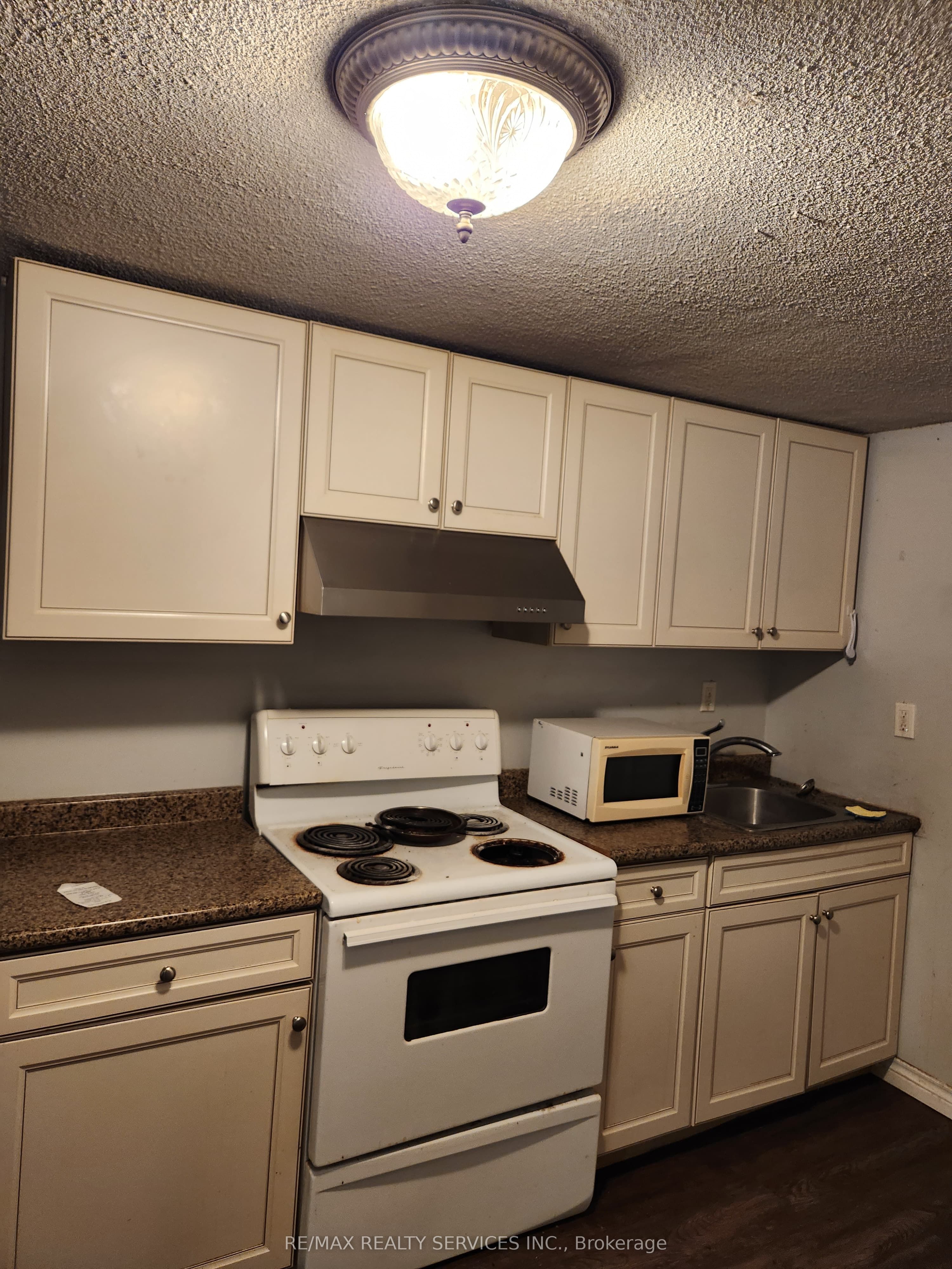 71 Helene Crescent Basement Property Photo 9