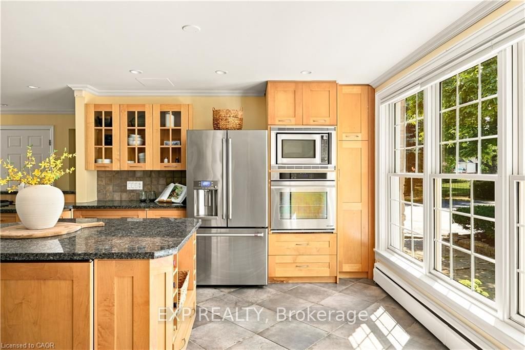 290 Bridgeport Road E Property Photo 5