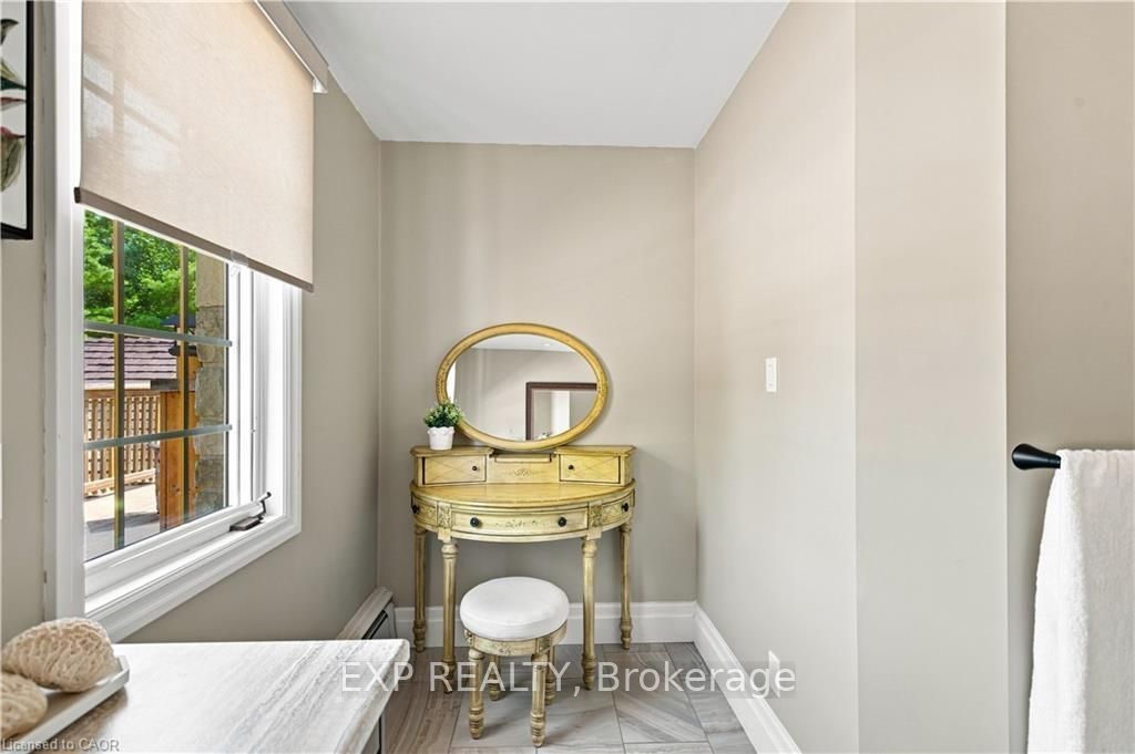 290 Bridgeport Road E Property Photo 33