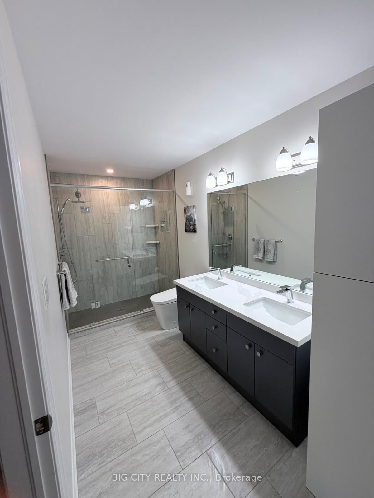 45 Dorchester Boulevard 23