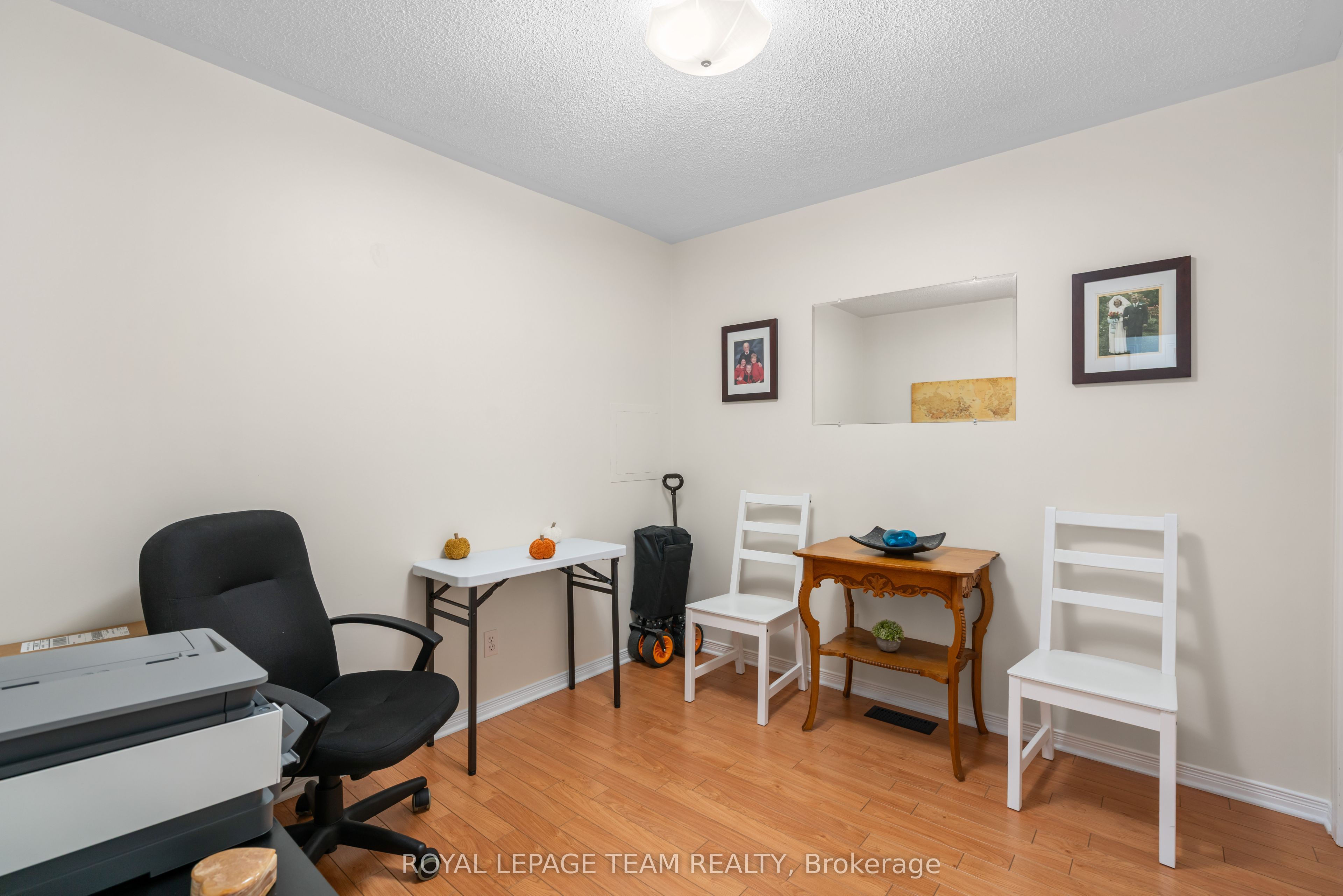2 Billings Avenue W Property Photo 16