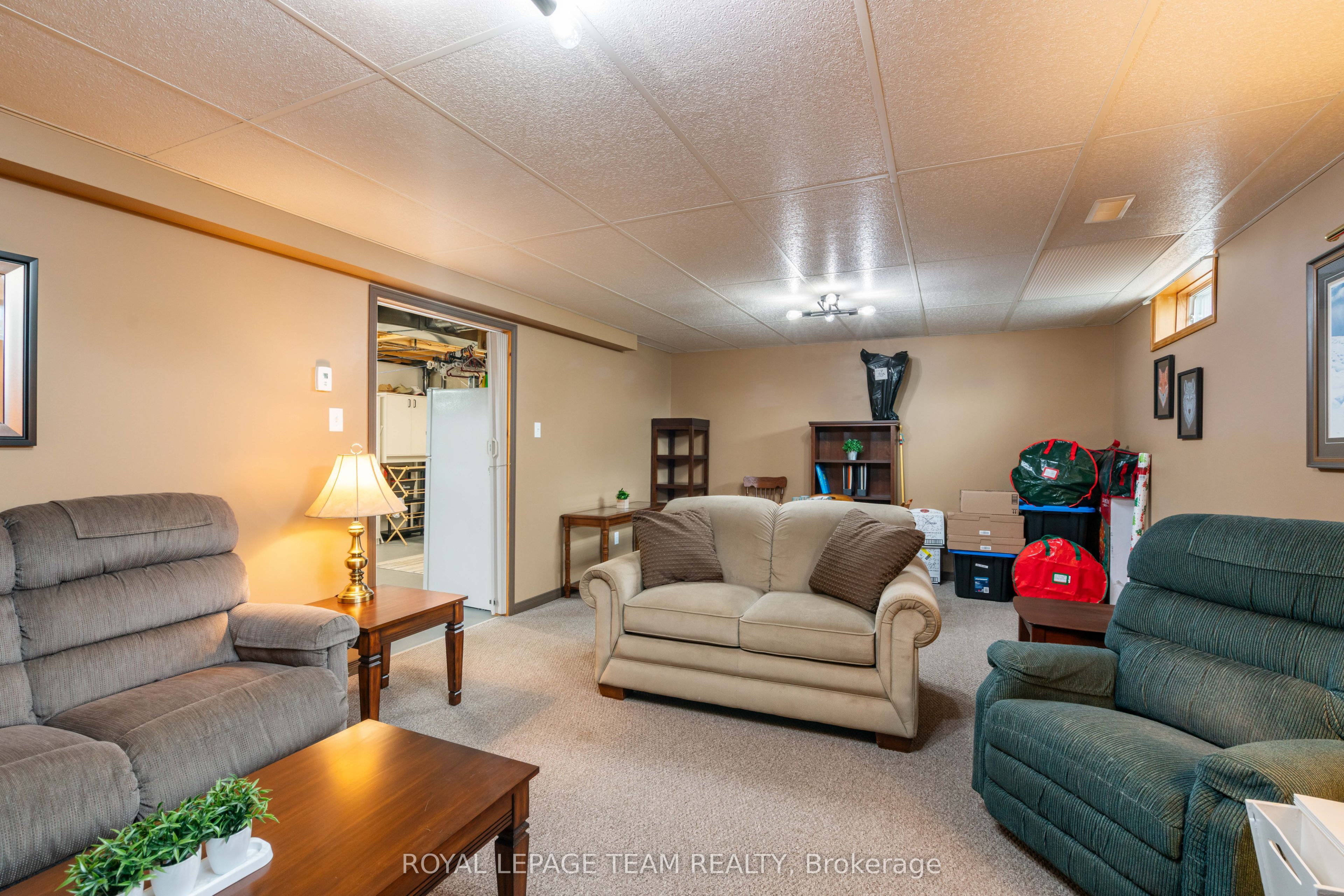 2 Billings Avenue W Property Photo 24