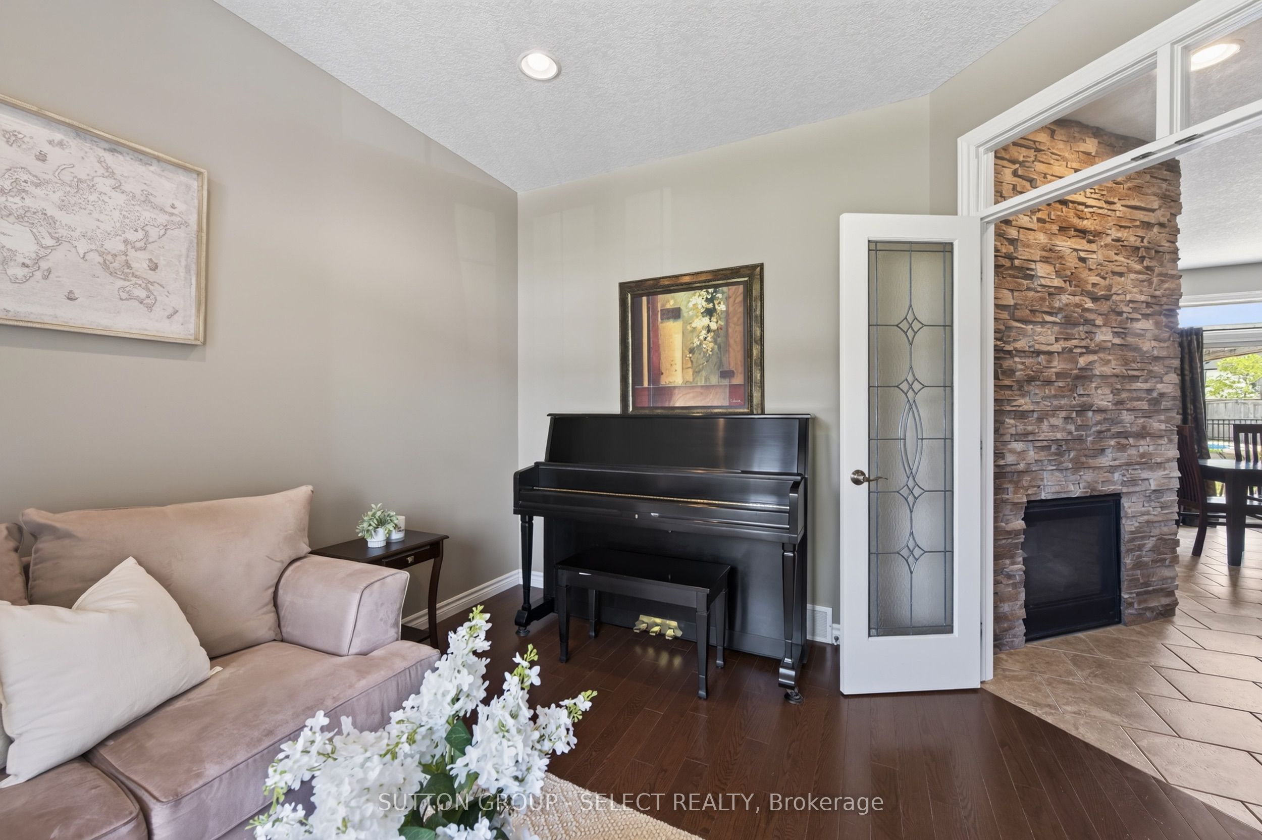 6 Ashwood Crescent Property Photo 5