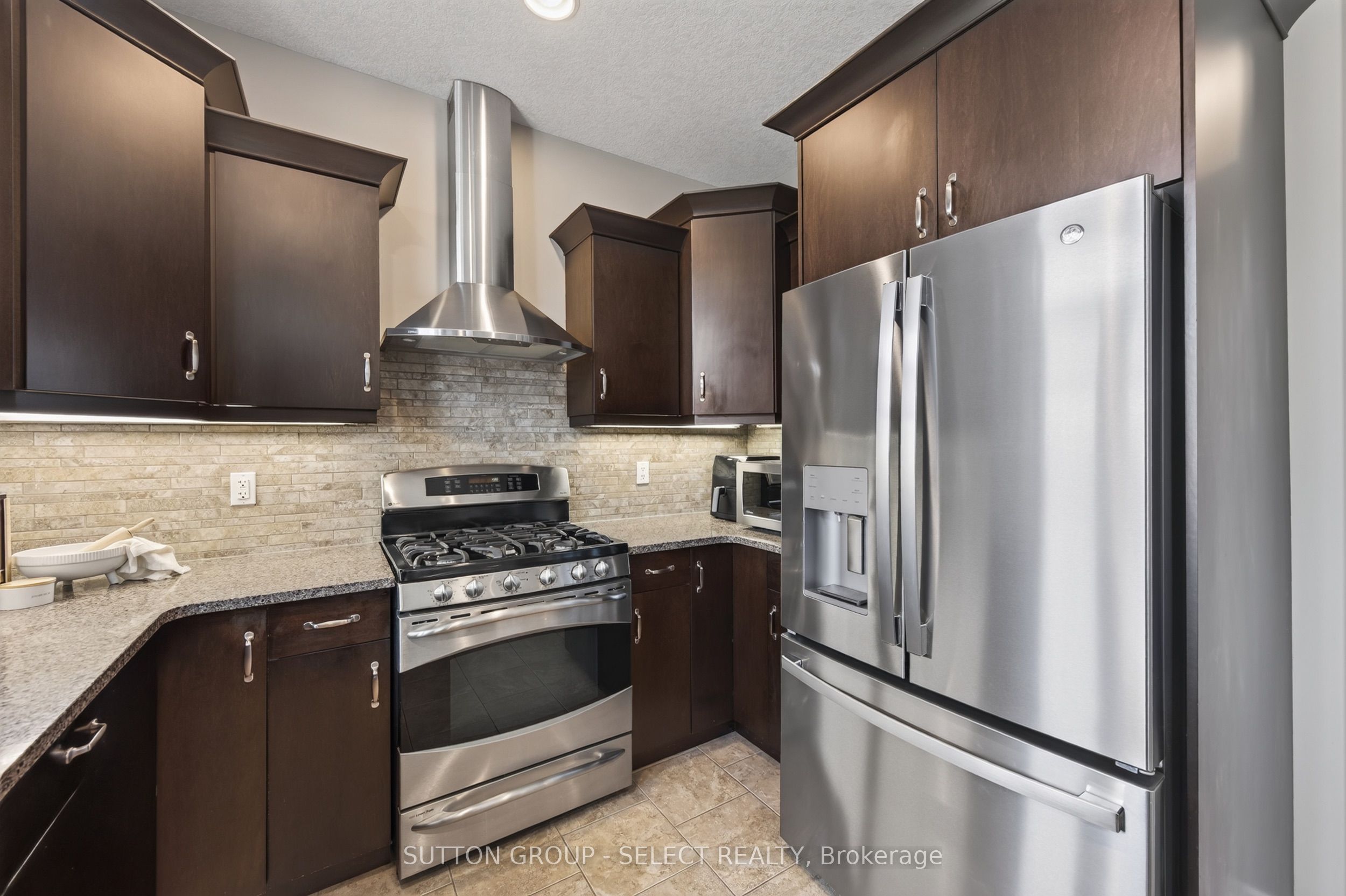 6 Ashwood Crescent Property Photo 12