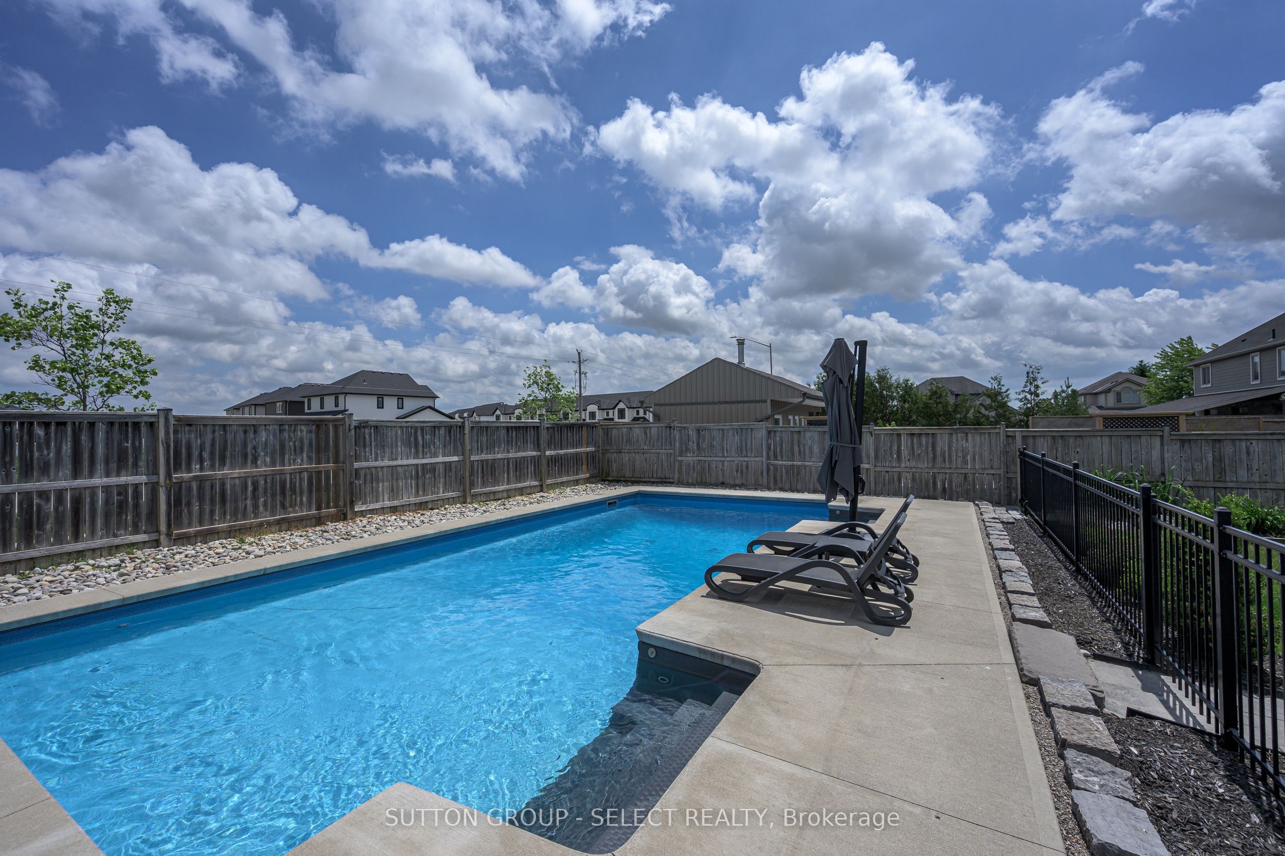 6 Ashwood Crescent Property Photo 28