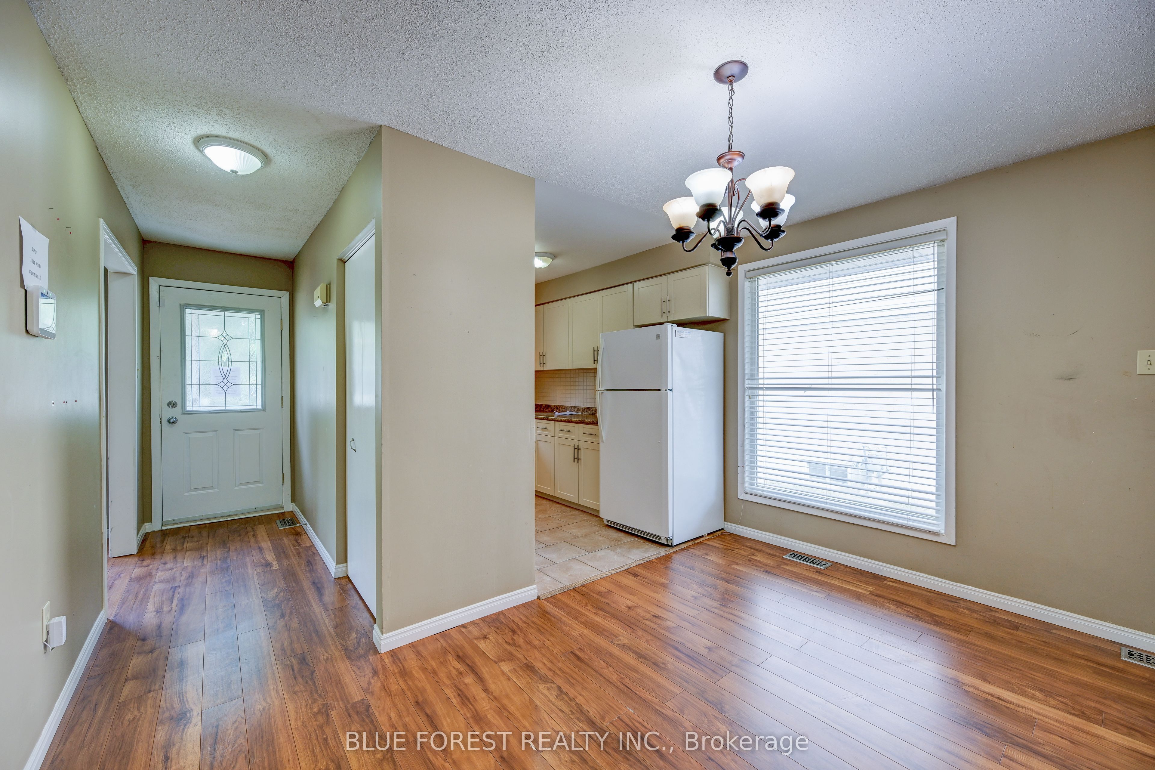 132 Ardsley Crescent Property Photo 7