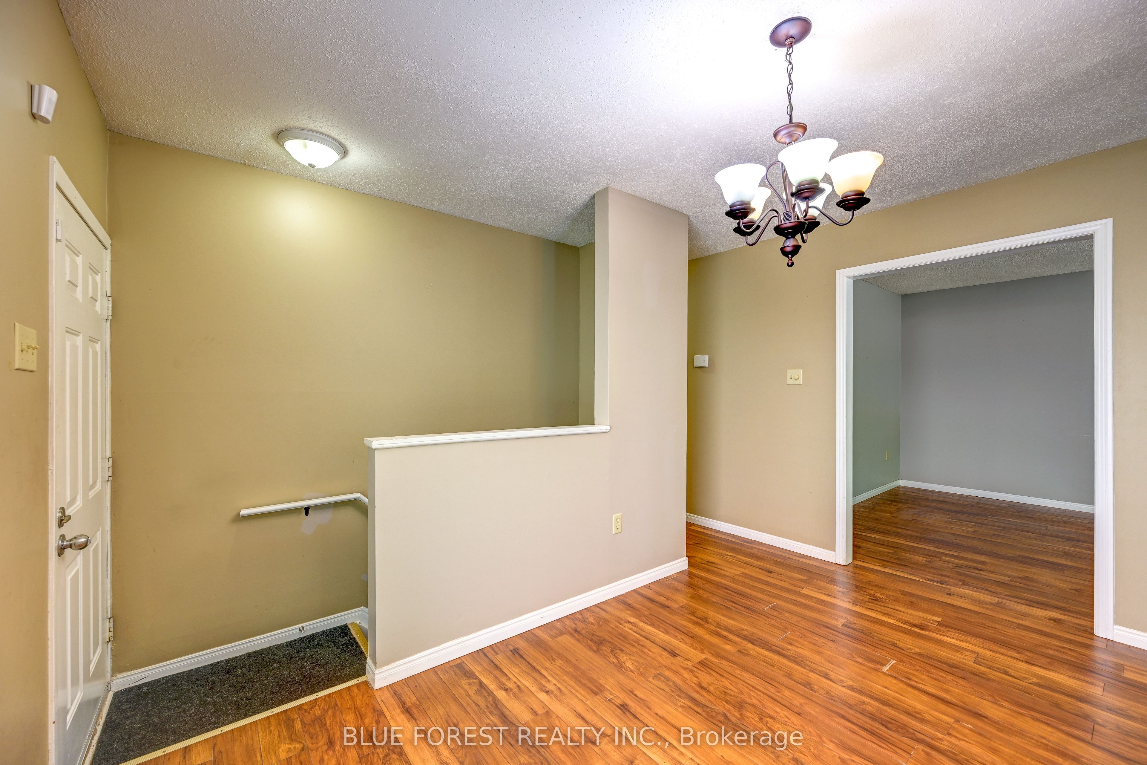 132 Ardsley Crescent Property Photo 10