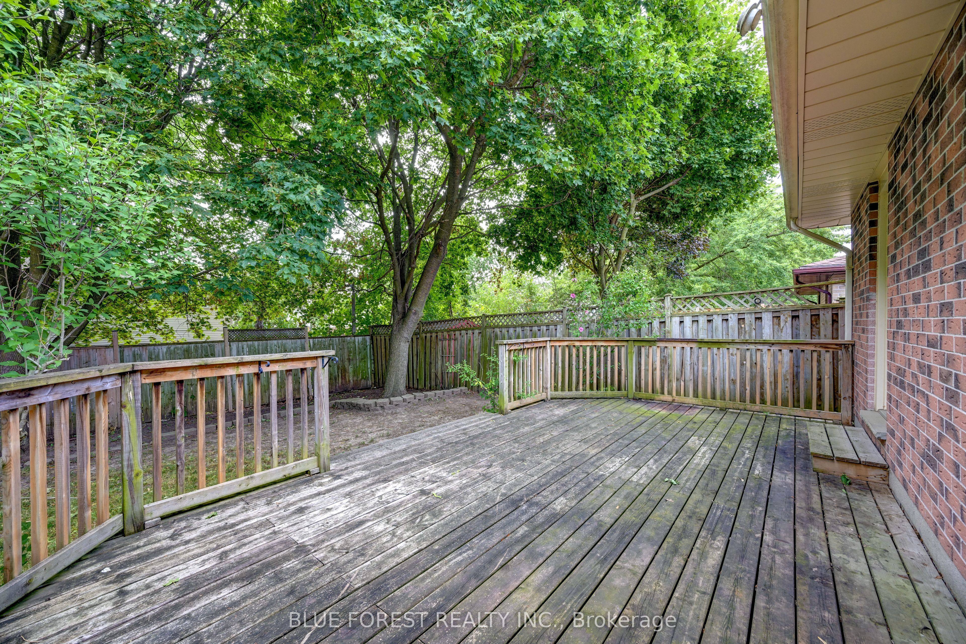 132 Ardsley Crescent Property Photo 30