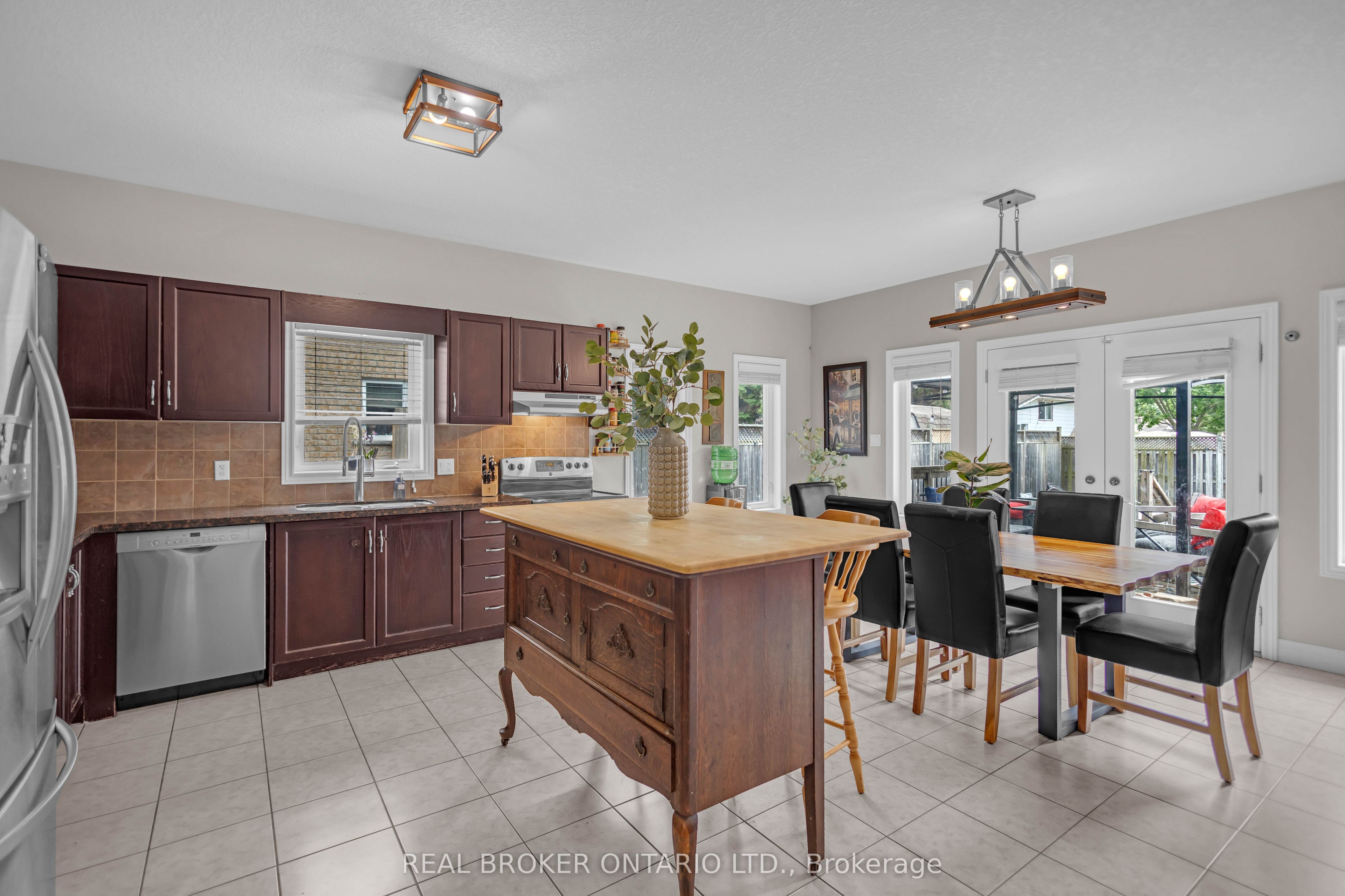 41 Harmer Crescent Property Photo 9