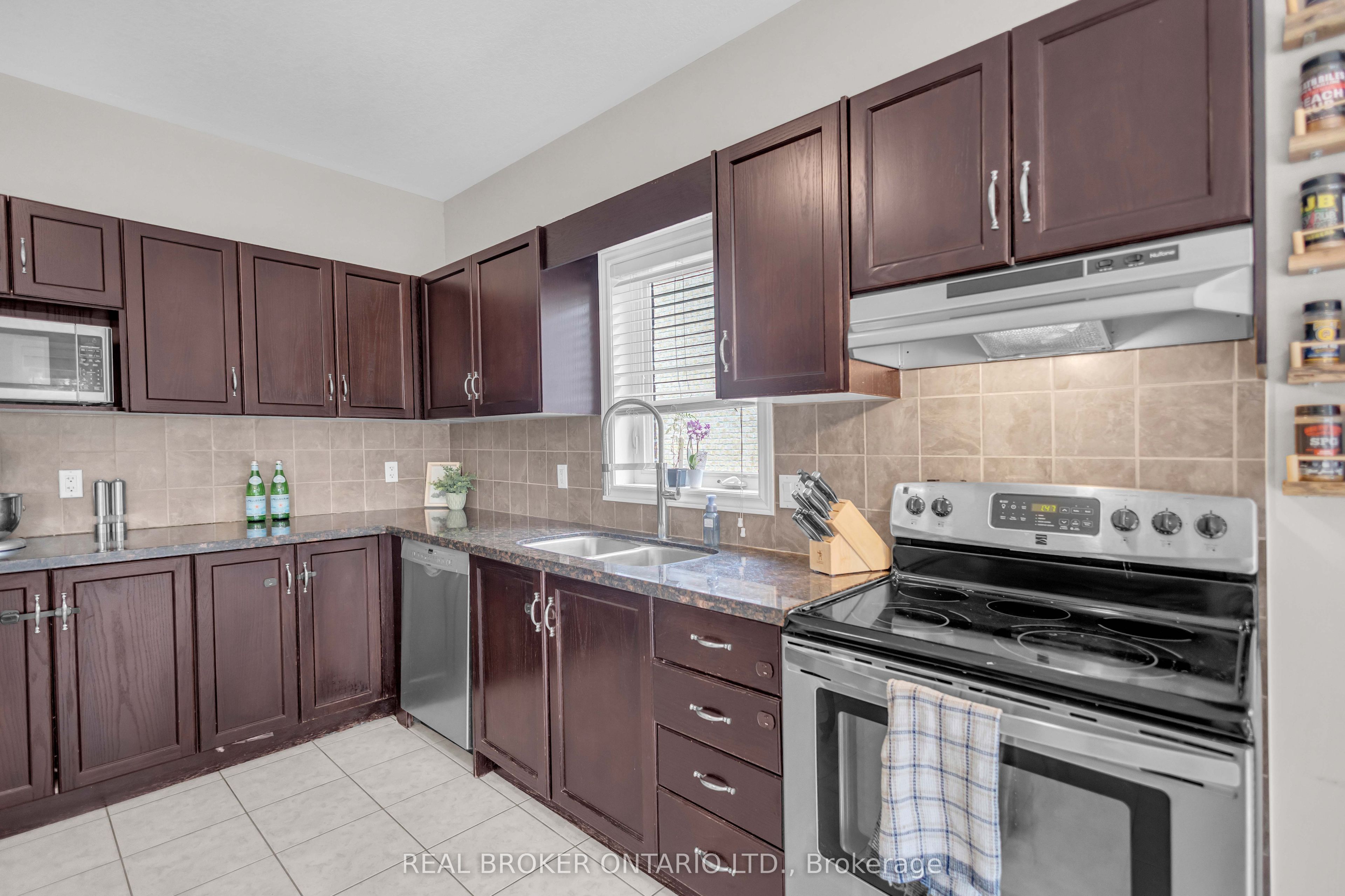 41 Harmer Crescent Property Photo 11