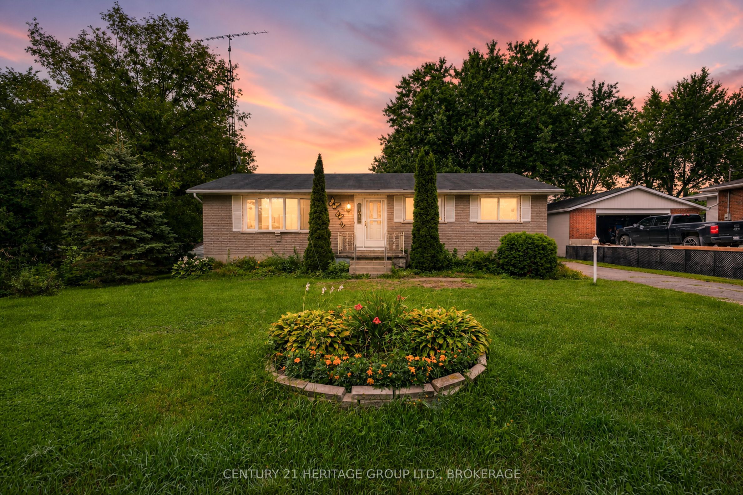 2496 Leeman Road Property Photo 1
