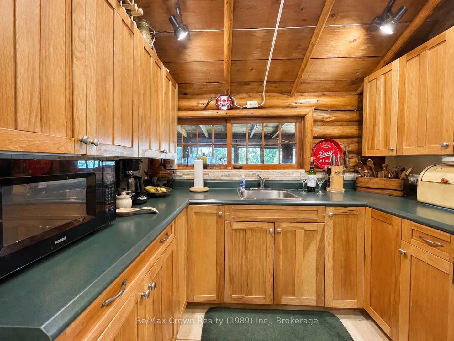 32 Arnold Drive Property Photo 14
