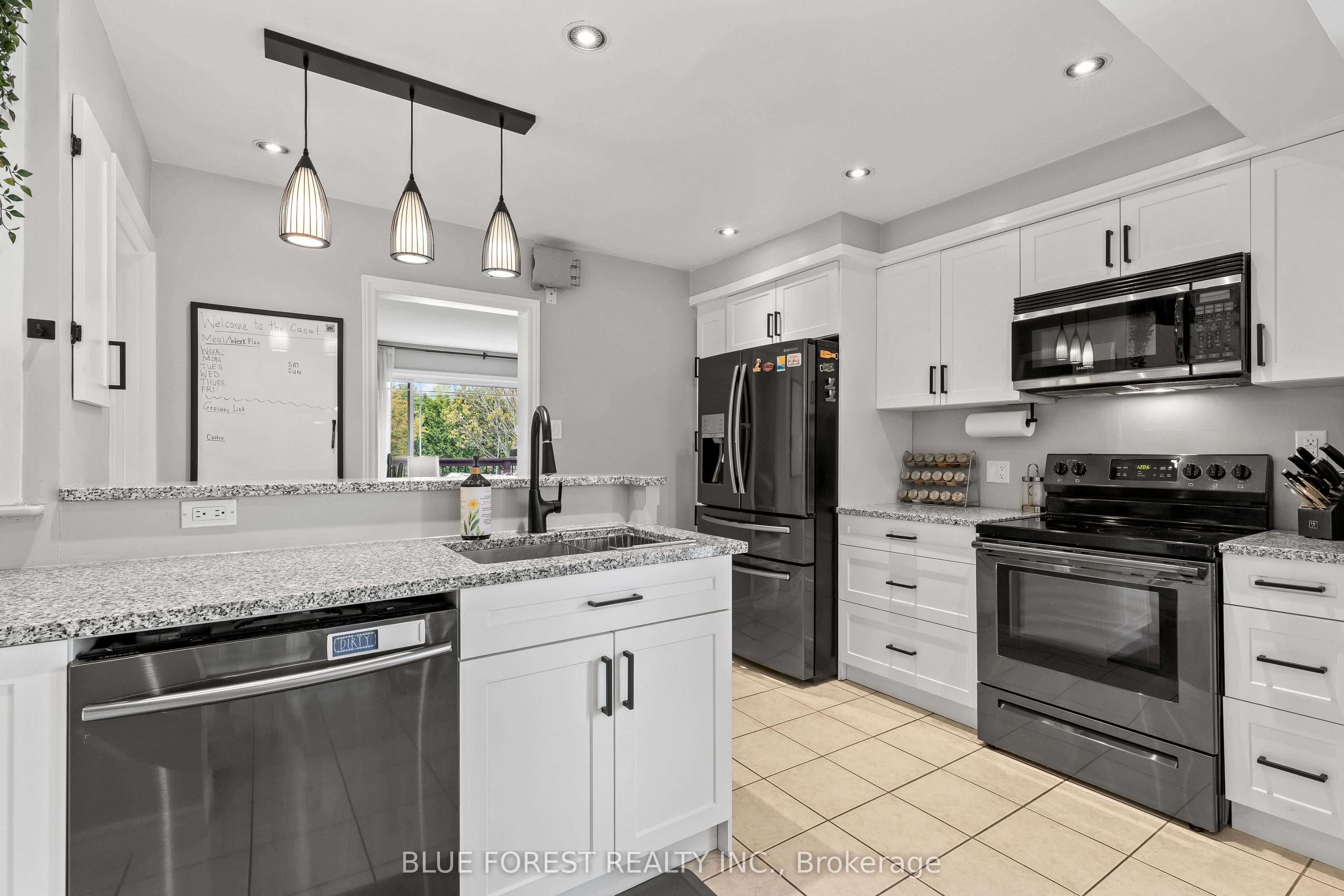 436 Baseline Road E Property Photo 10