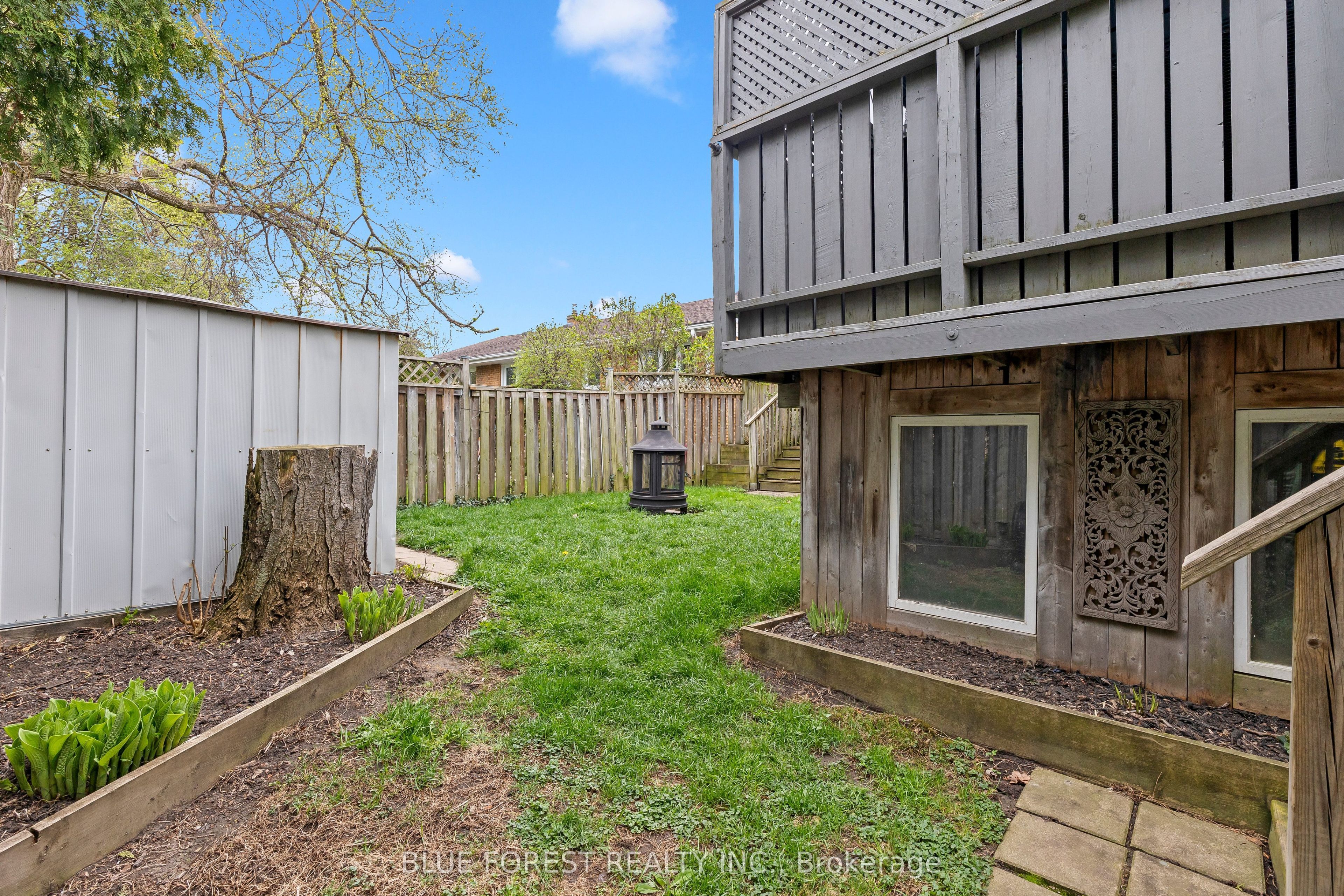 436 Baseline Road E Property Photo 49