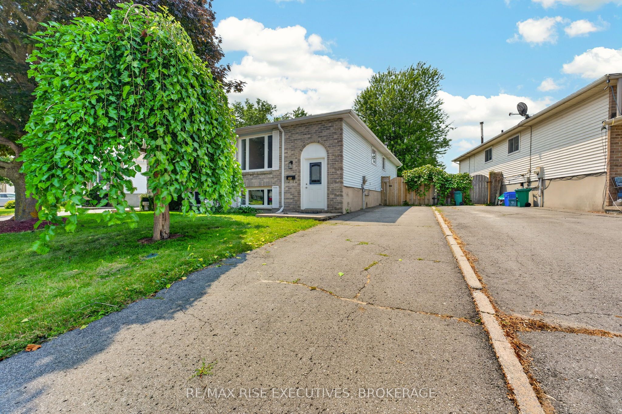 385 Melanie Avenue Property Photo 2