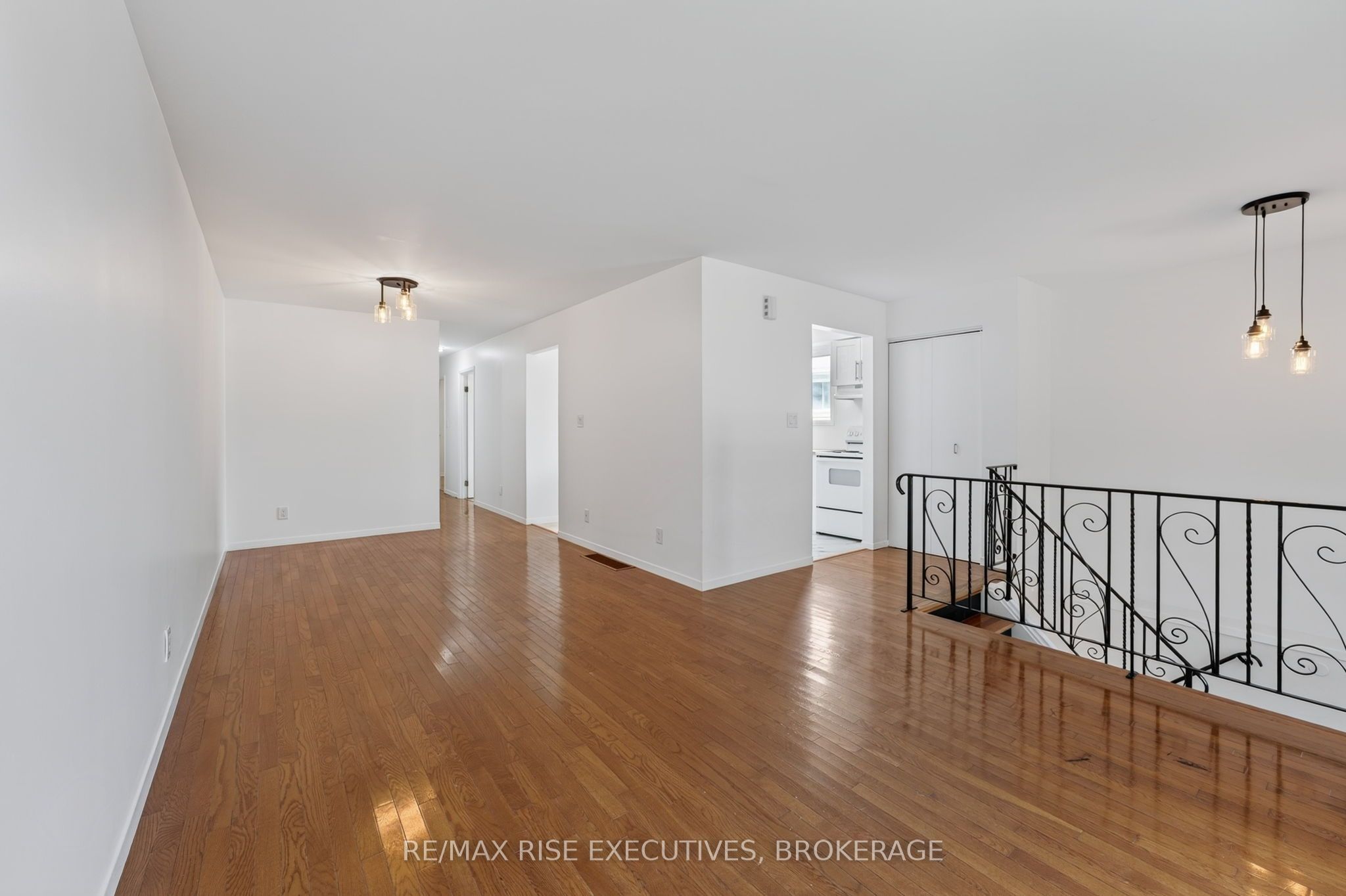 385 Melanie Avenue Property Photo 4