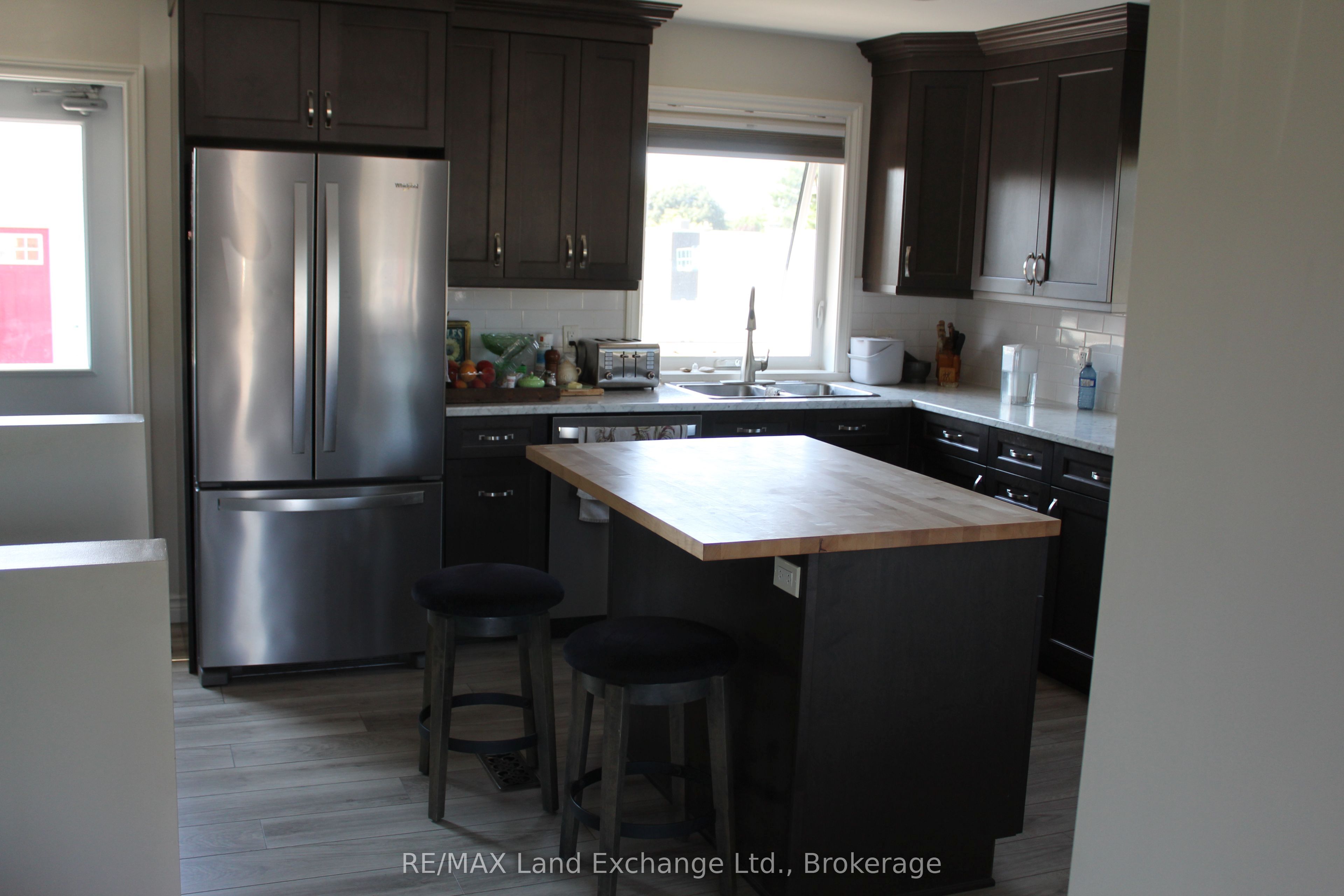 380 Princes Street S Property Photo 4