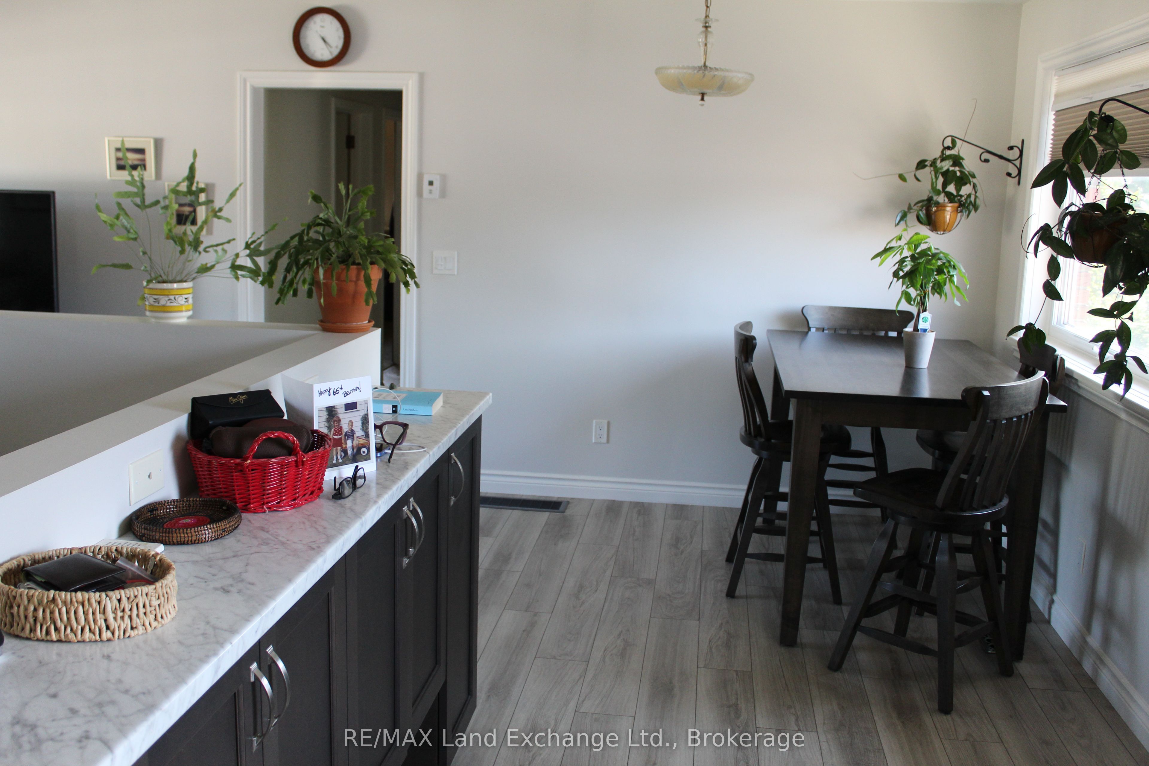 380 Princes Street S Property Photo 6