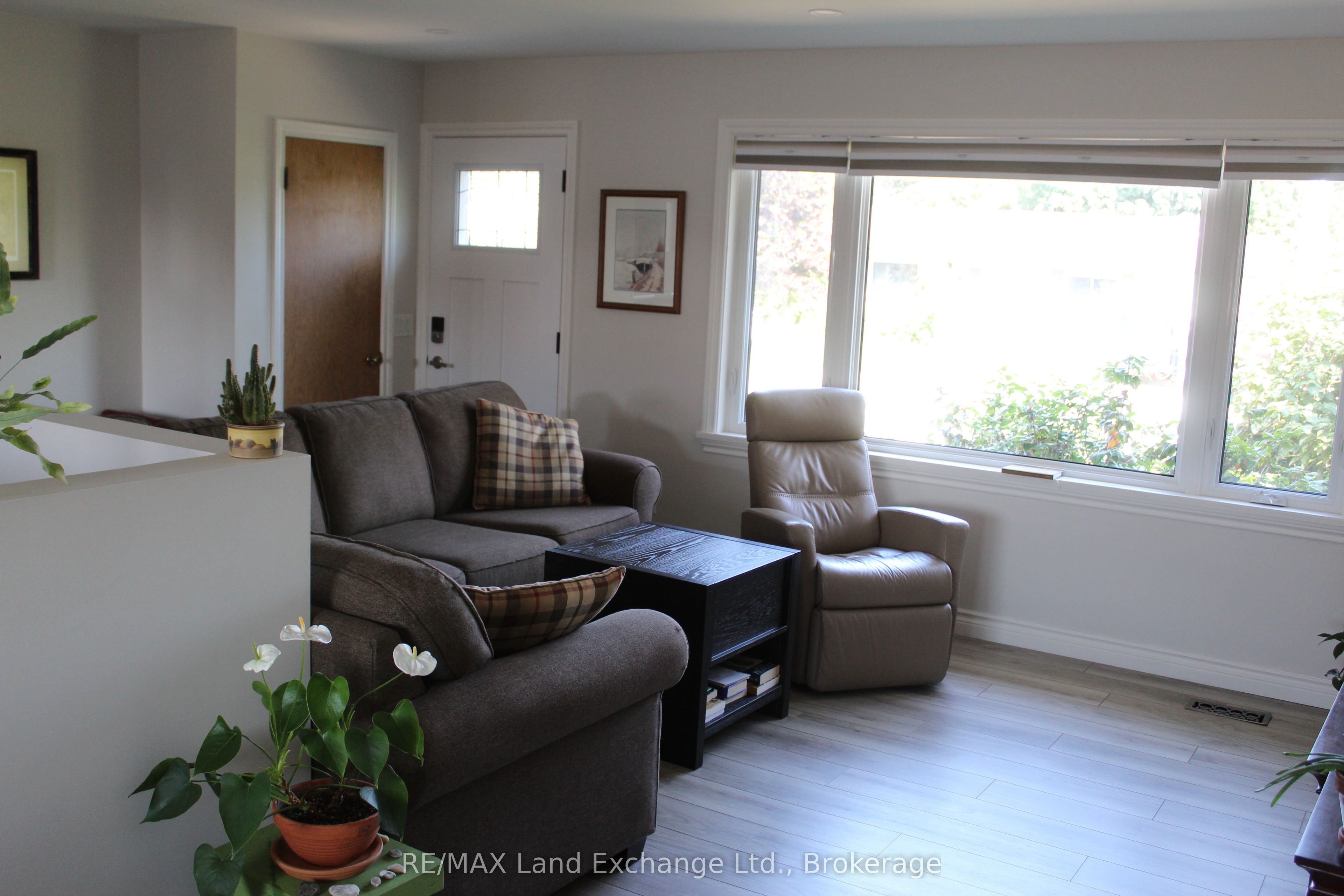 380 Princes Street S Property Photo 8