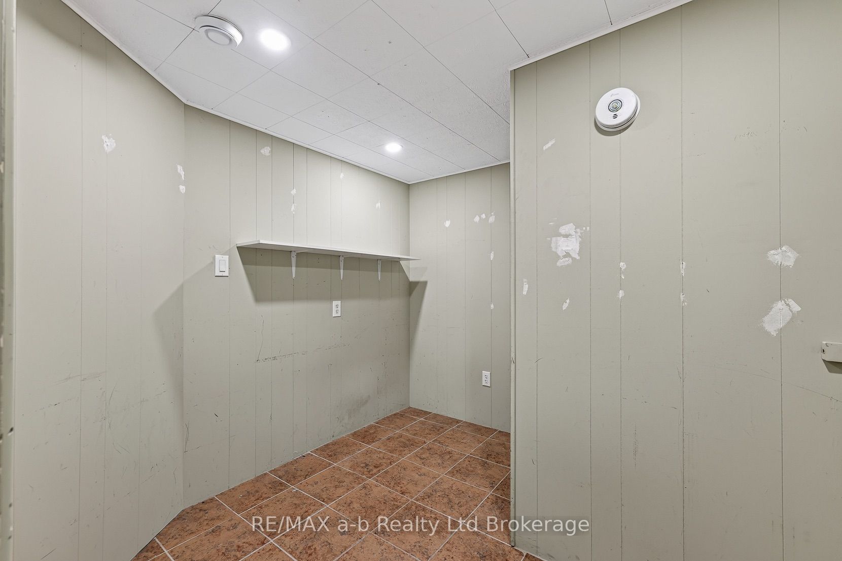 4 Washington Street Property Photo 17