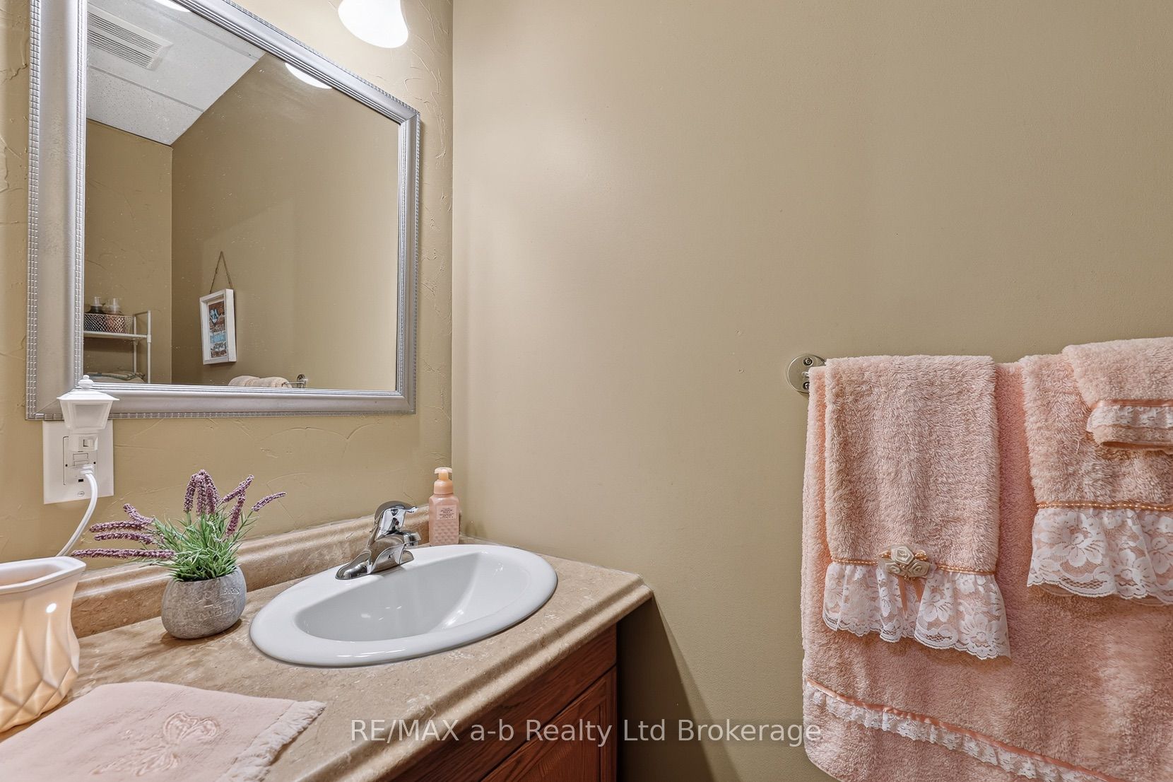 4 Washington Street Property Photo 28