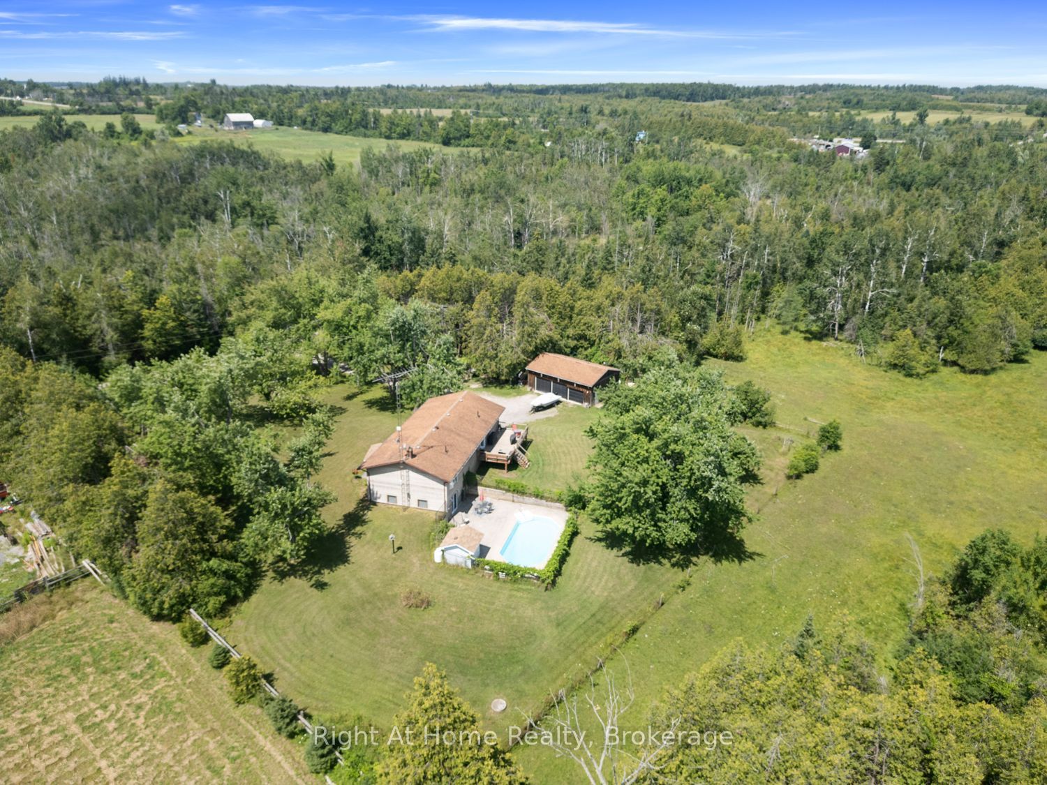34 Birch Point Road Property Photo 4