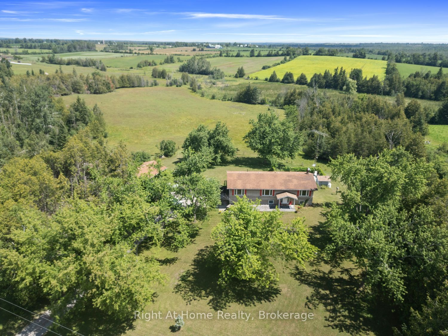 34 Birch Point Road Property Photo 8