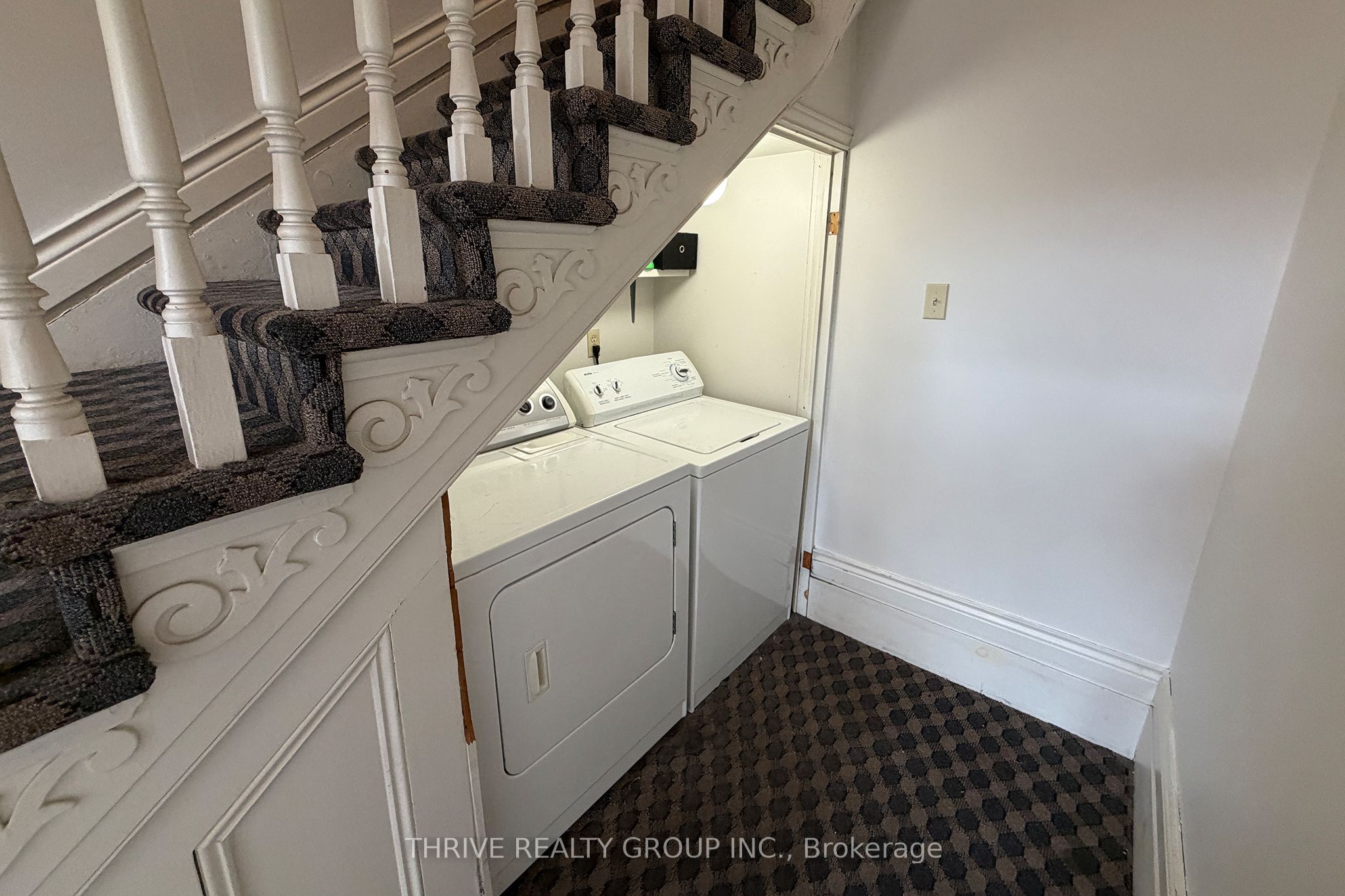 526 Waterloo Street A Property Photo 15