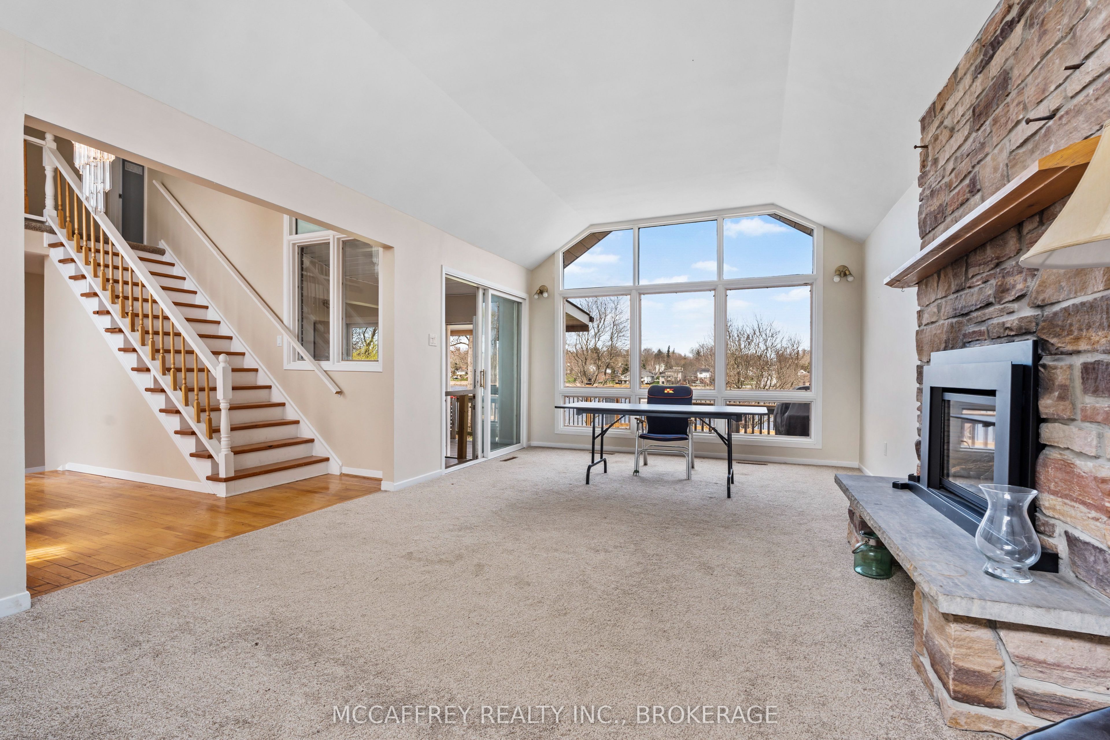 79 River Road Property Photo 6