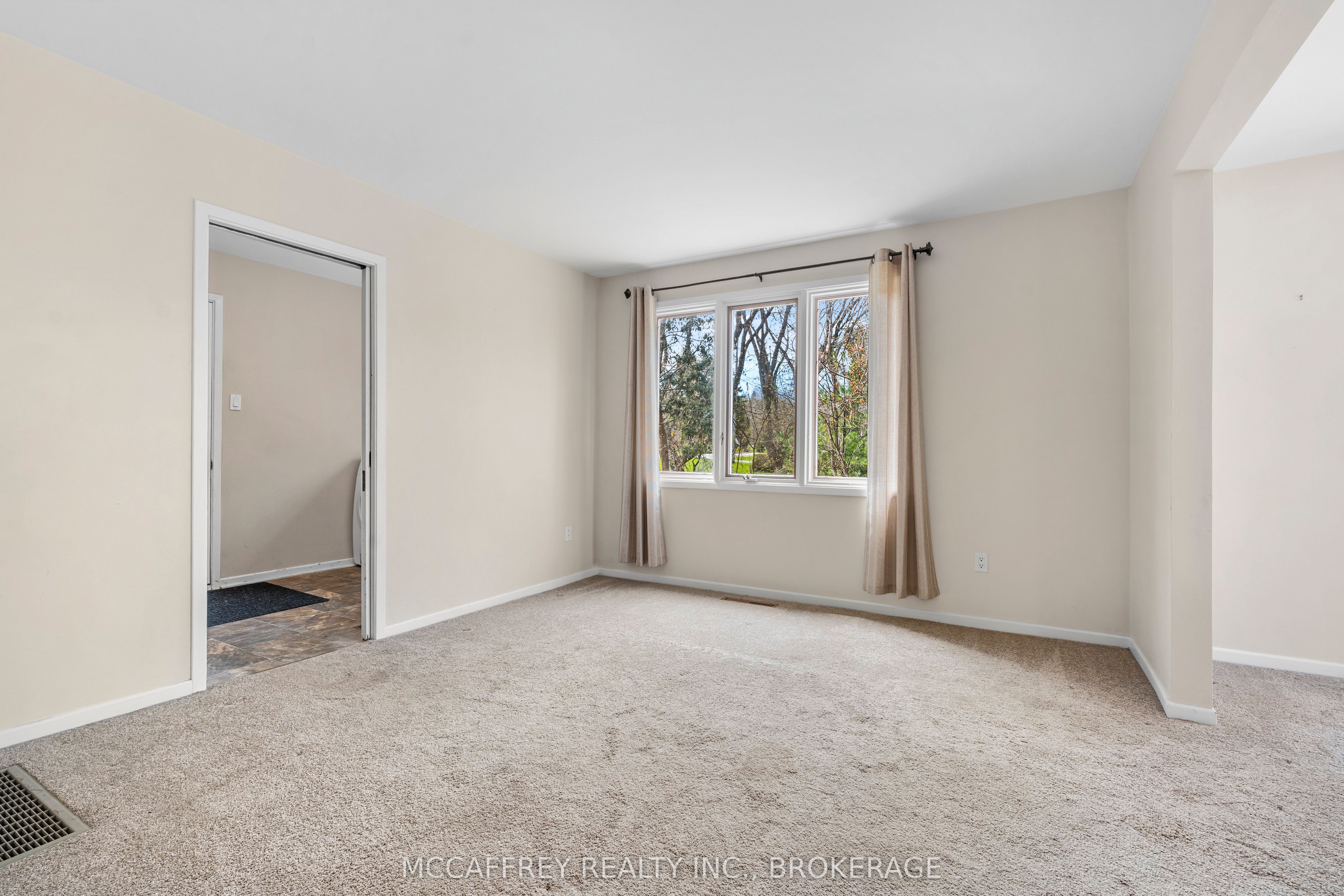 79 River Road Property Photo 8