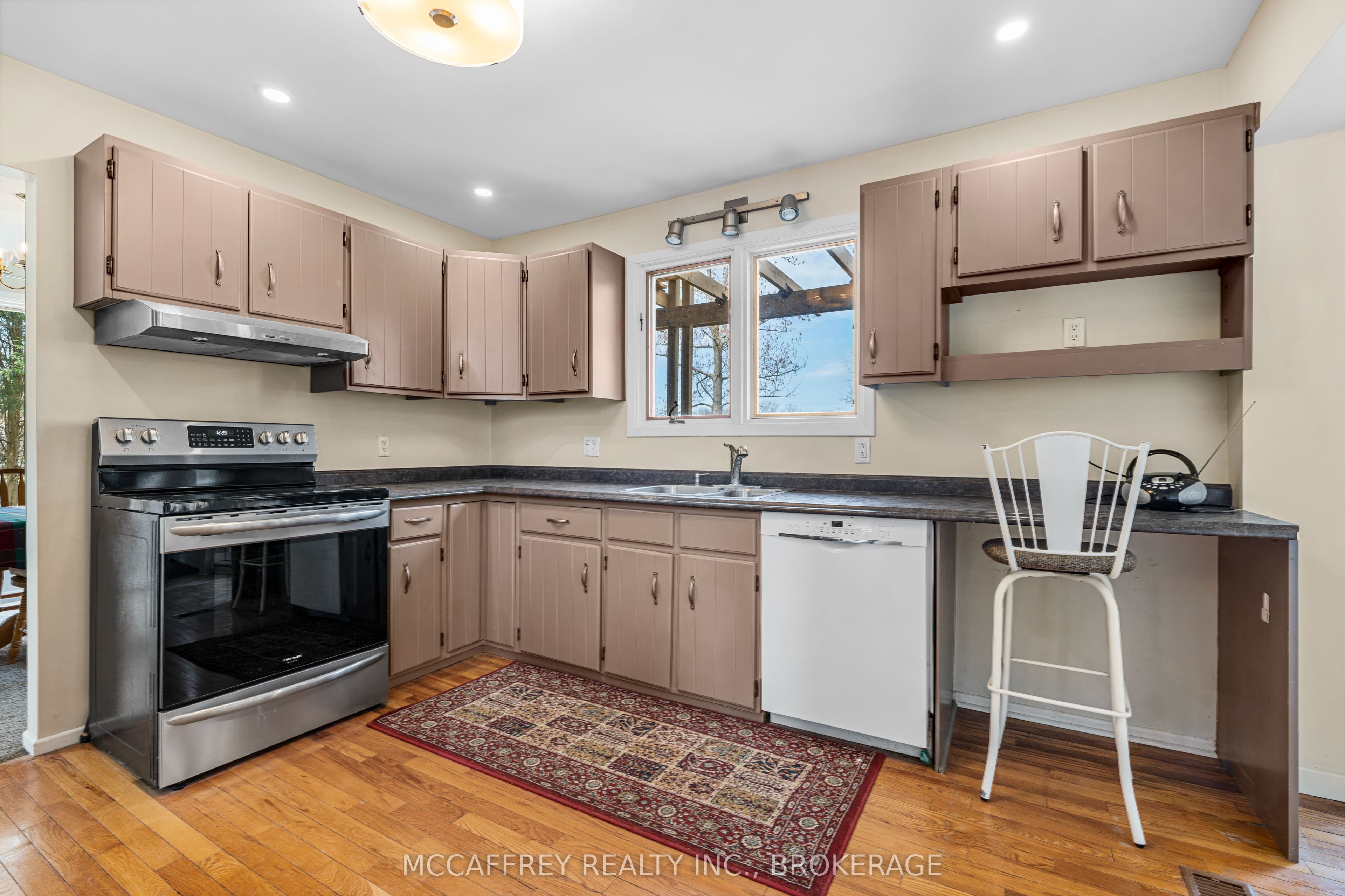 79 River Road Property Photo 13
