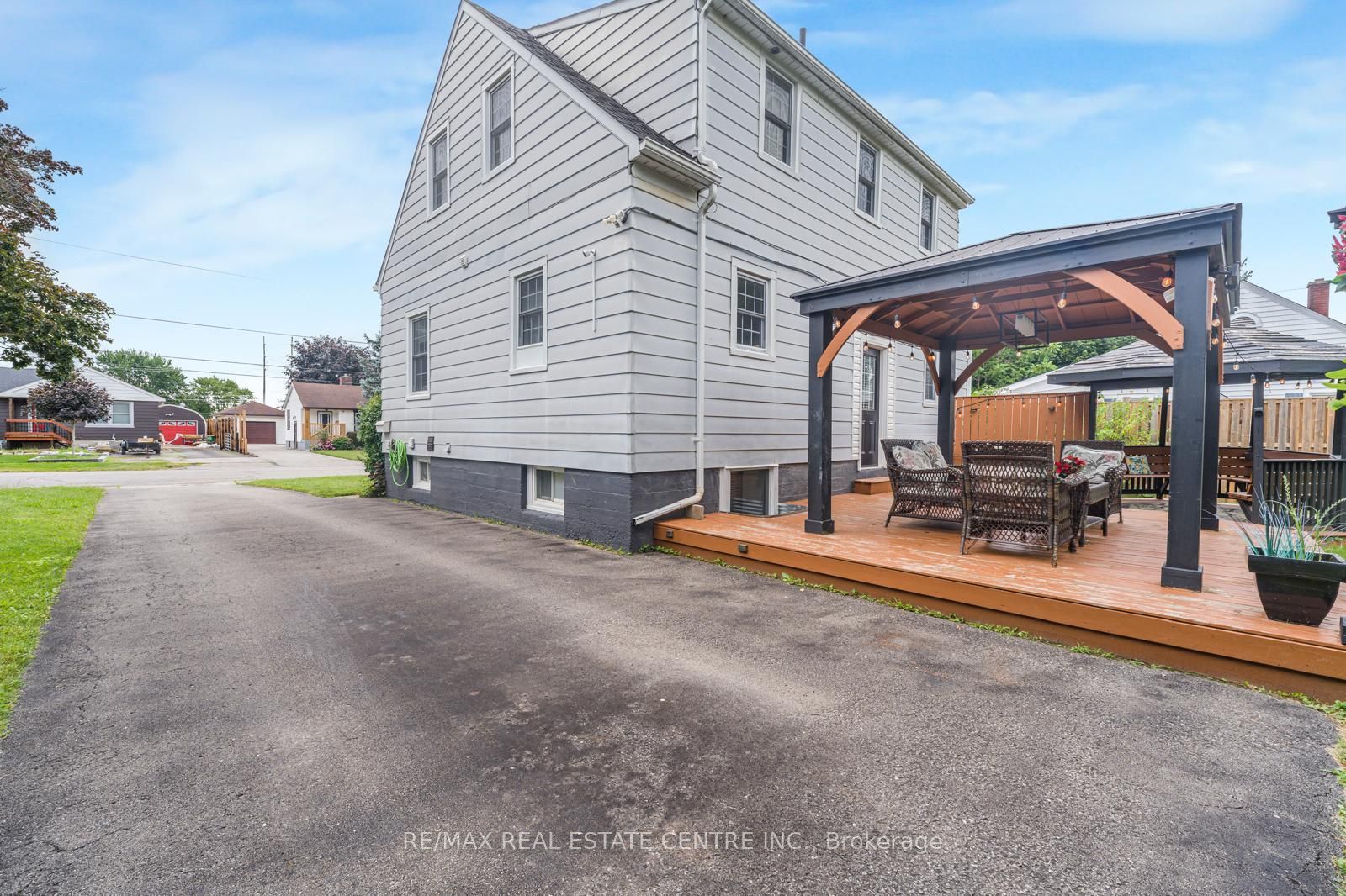 5857 Murray Street Property Photo 6