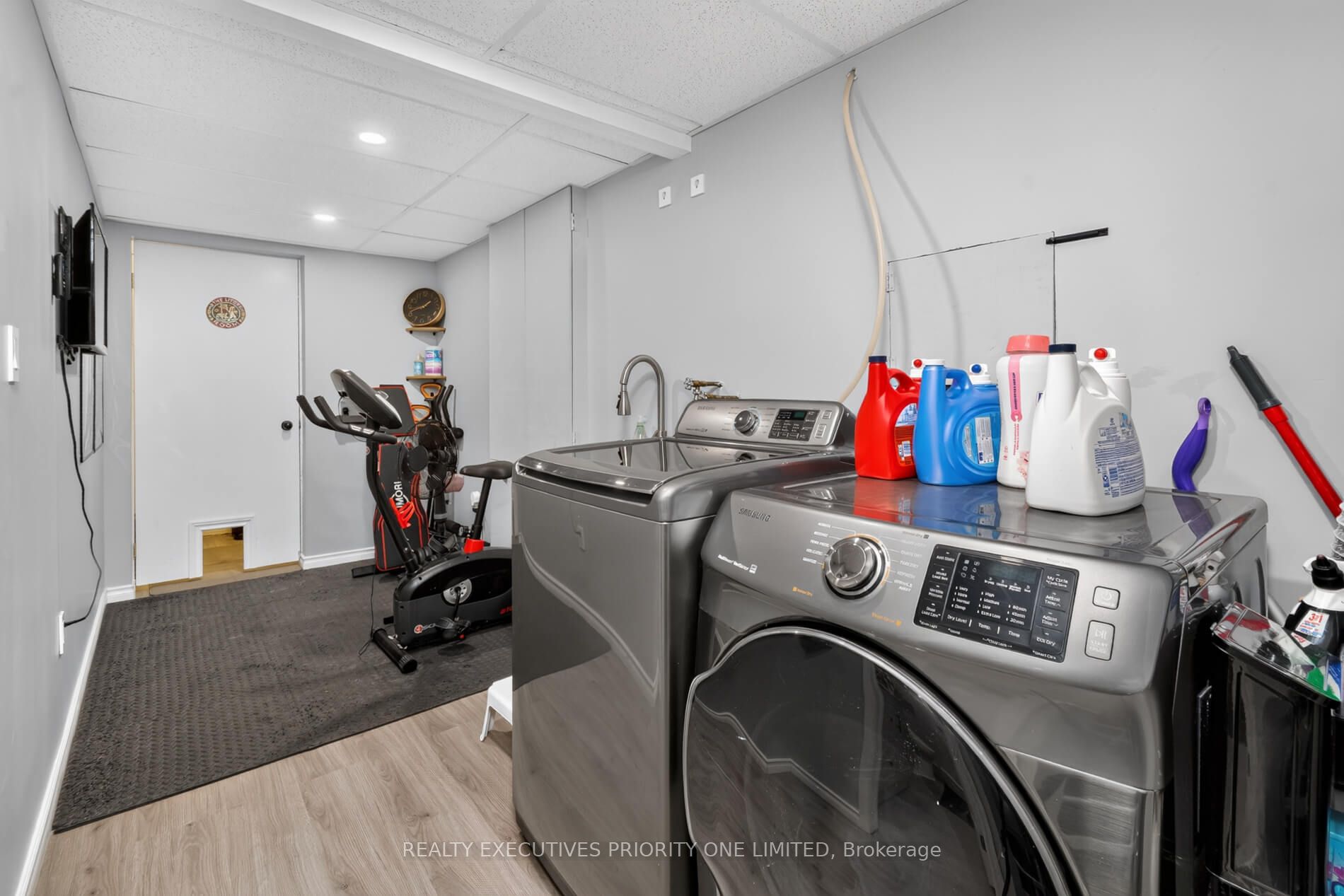 37 Bond Court 9 Property Photo 28
