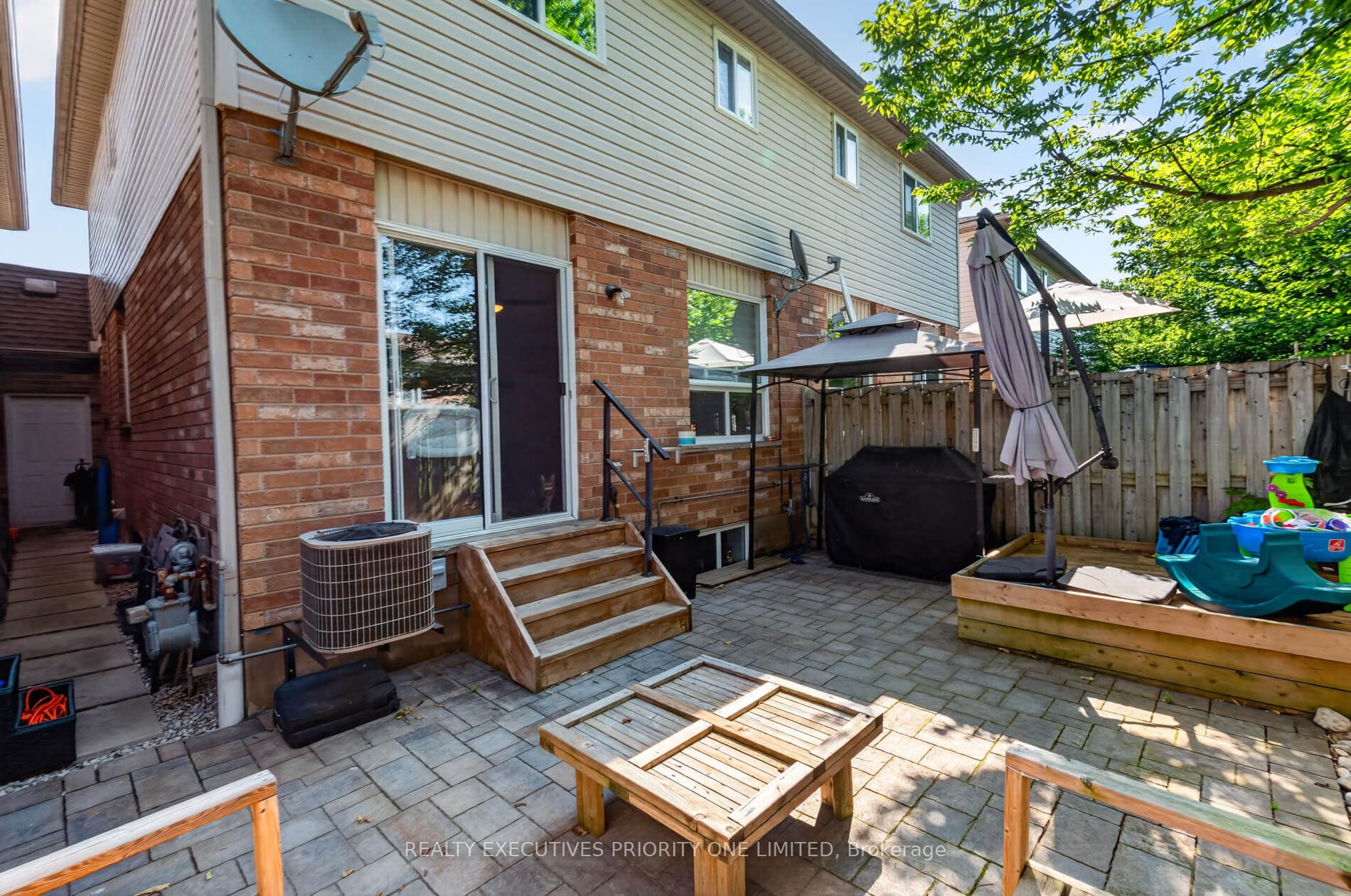 37 Bond Court 9 Property Photo 29