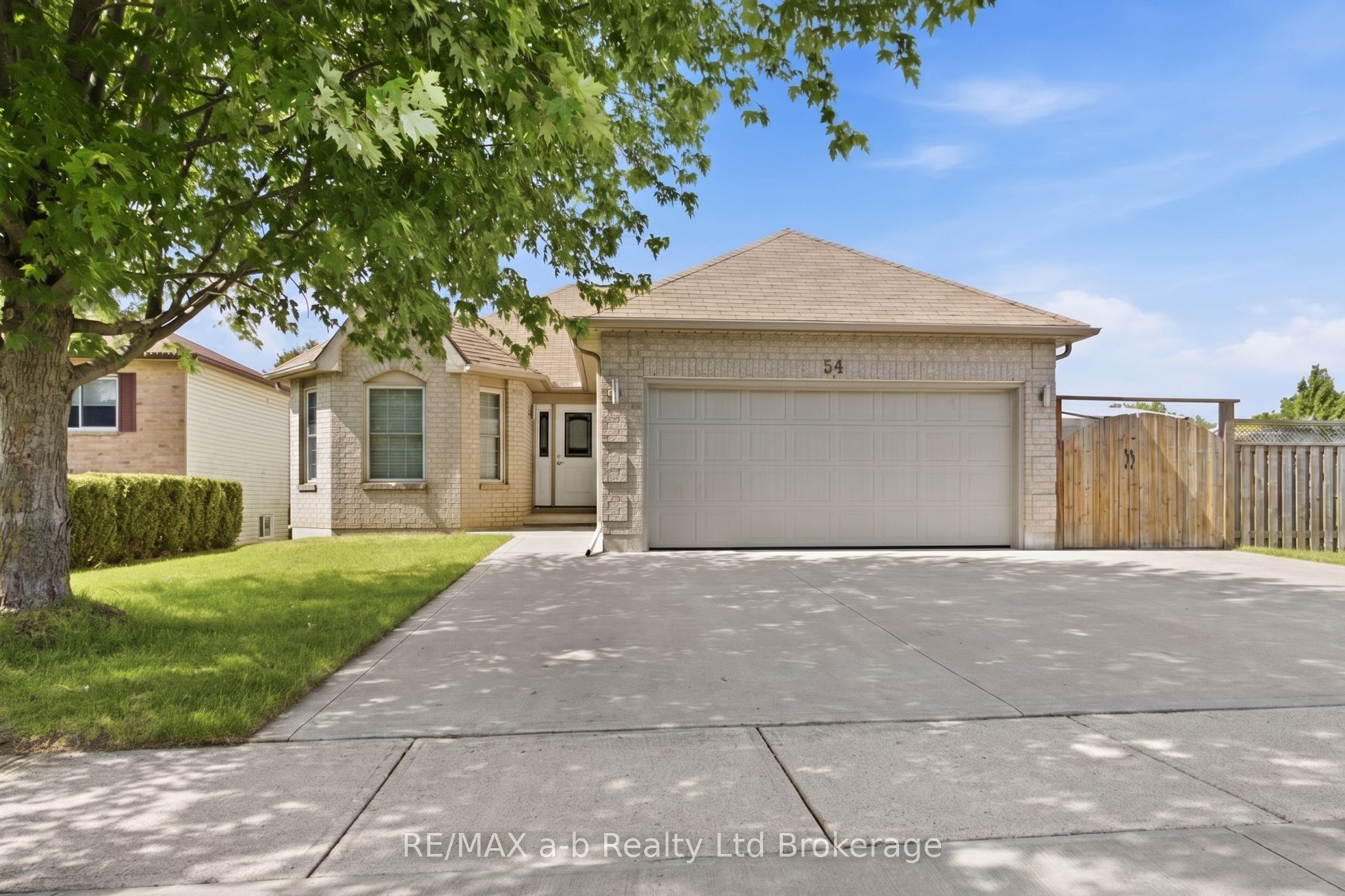 54 Pebble Beach Court Property Photo 2