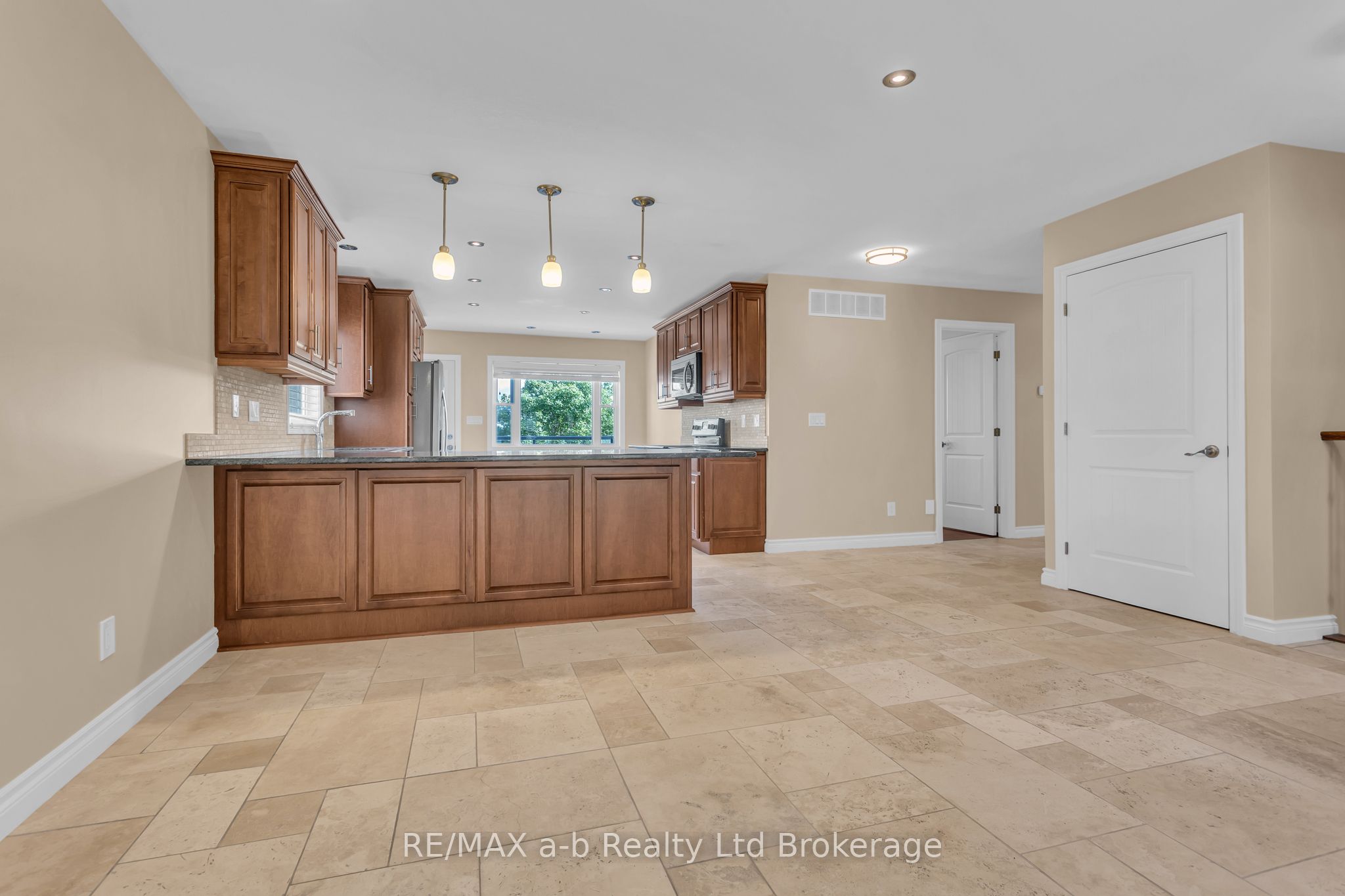 54 Pebble Beach Court Property Photo 6