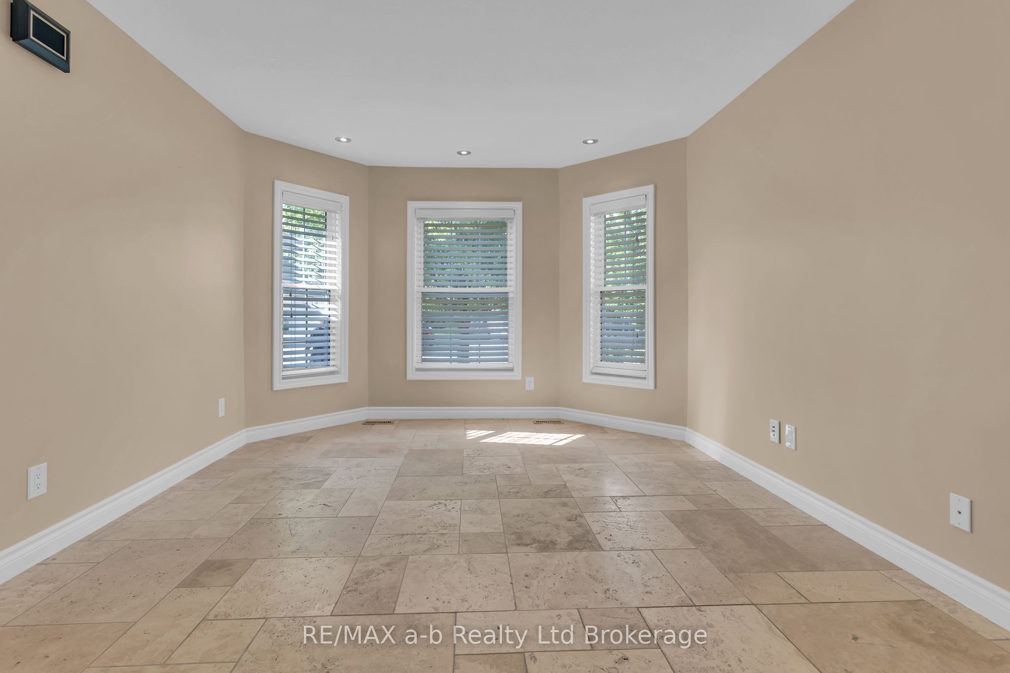 54 Pebble Beach Court Property Photo 13