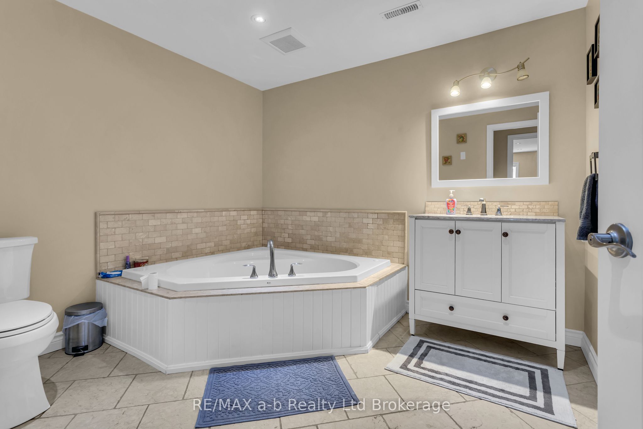 54 Pebble Beach Court Property Photo 26