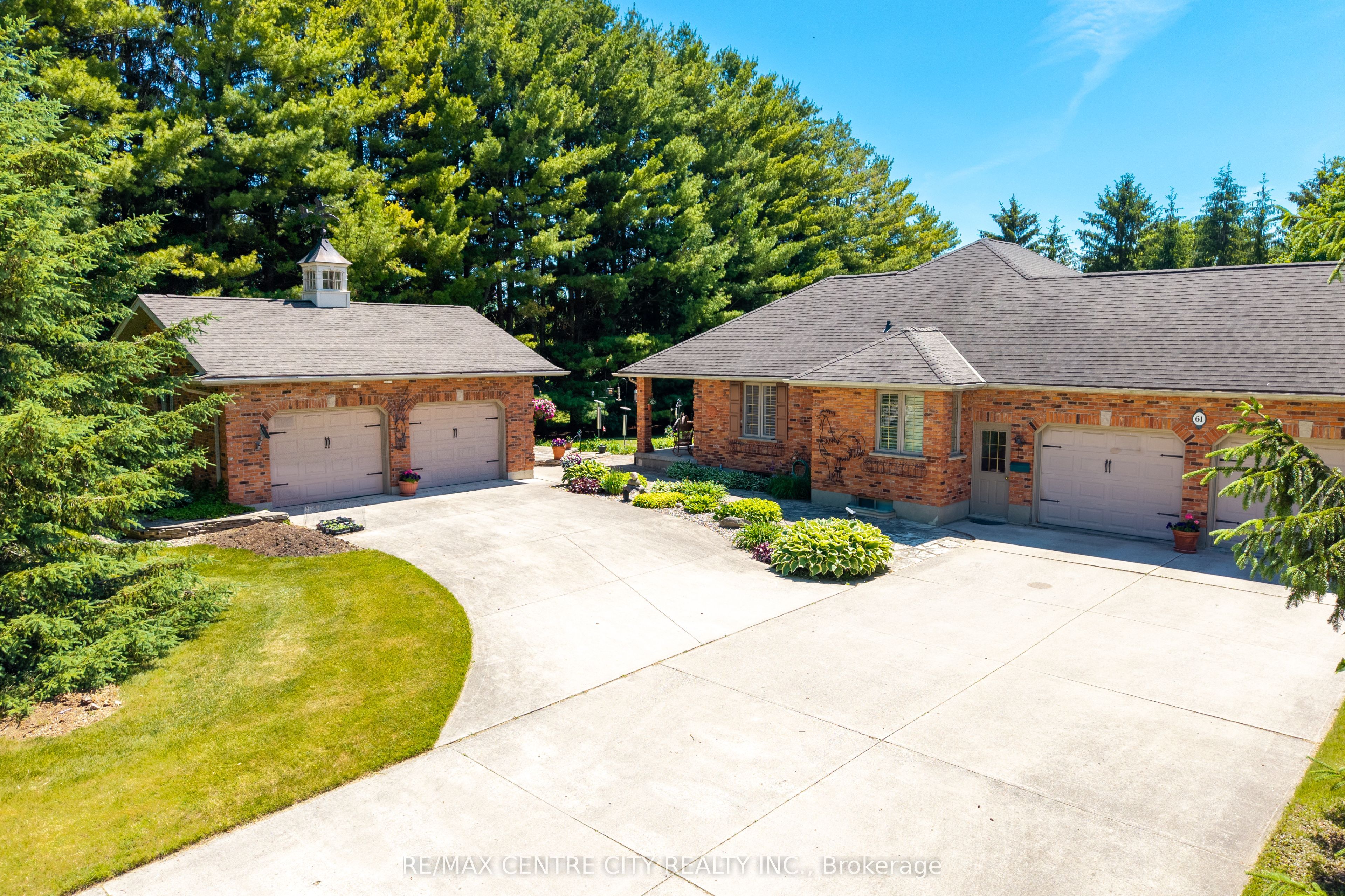 61 Aberdeen Drive Property Photo 4