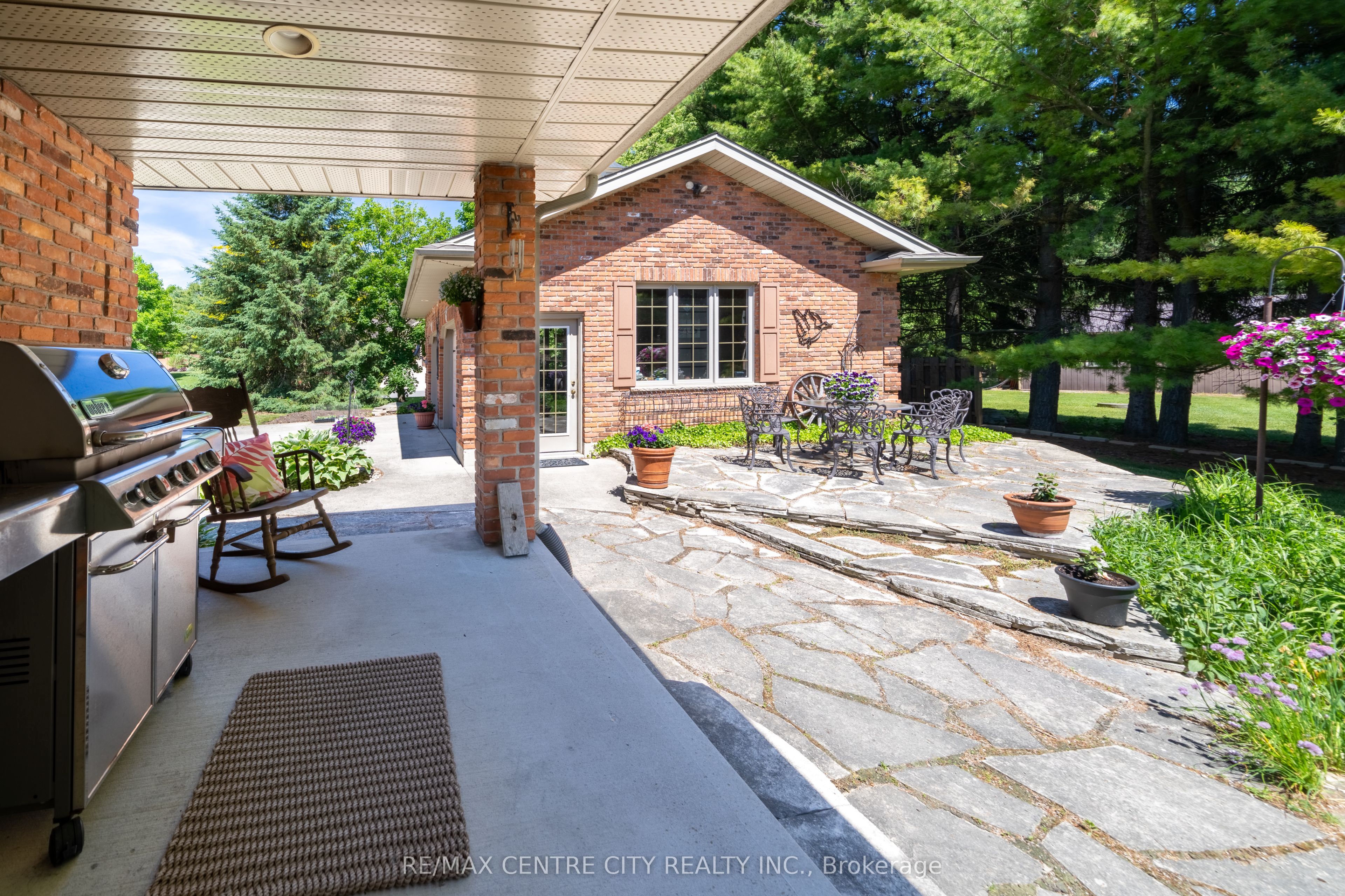 61 Aberdeen Drive Property Photo 39