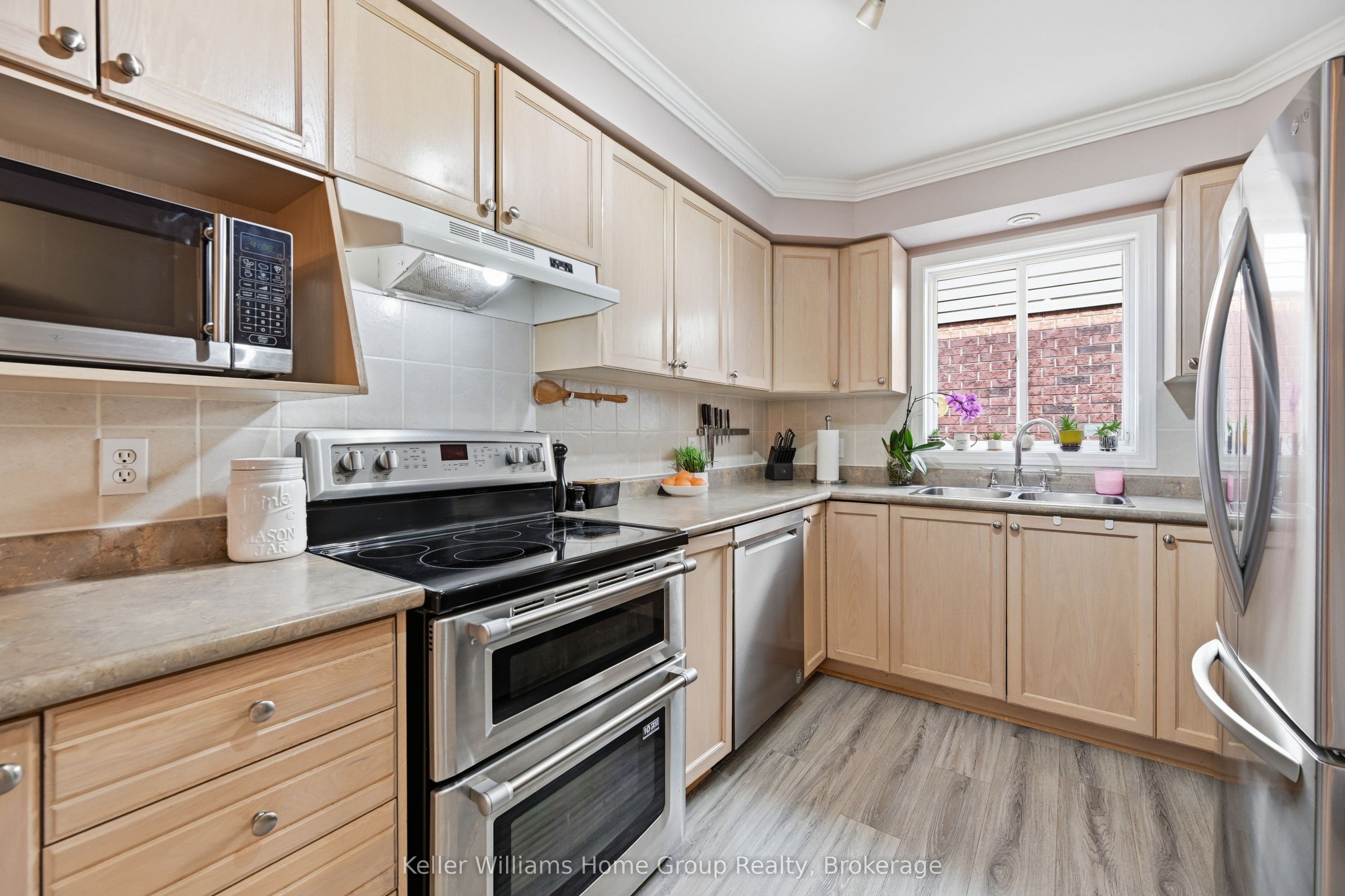 31 Vinifera Drive Property Photo 9
