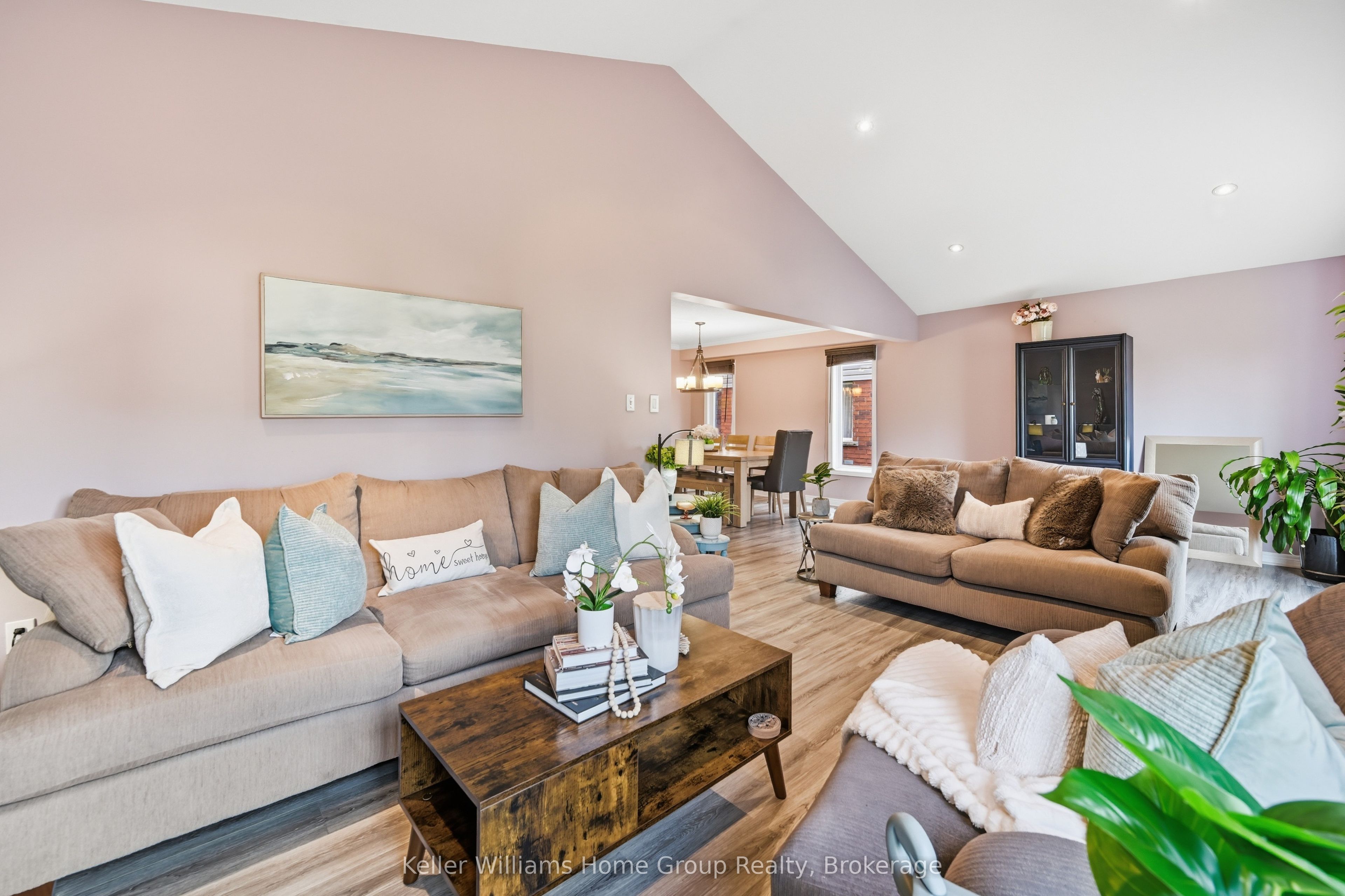 31 Vinifera Drive Property Photo 14