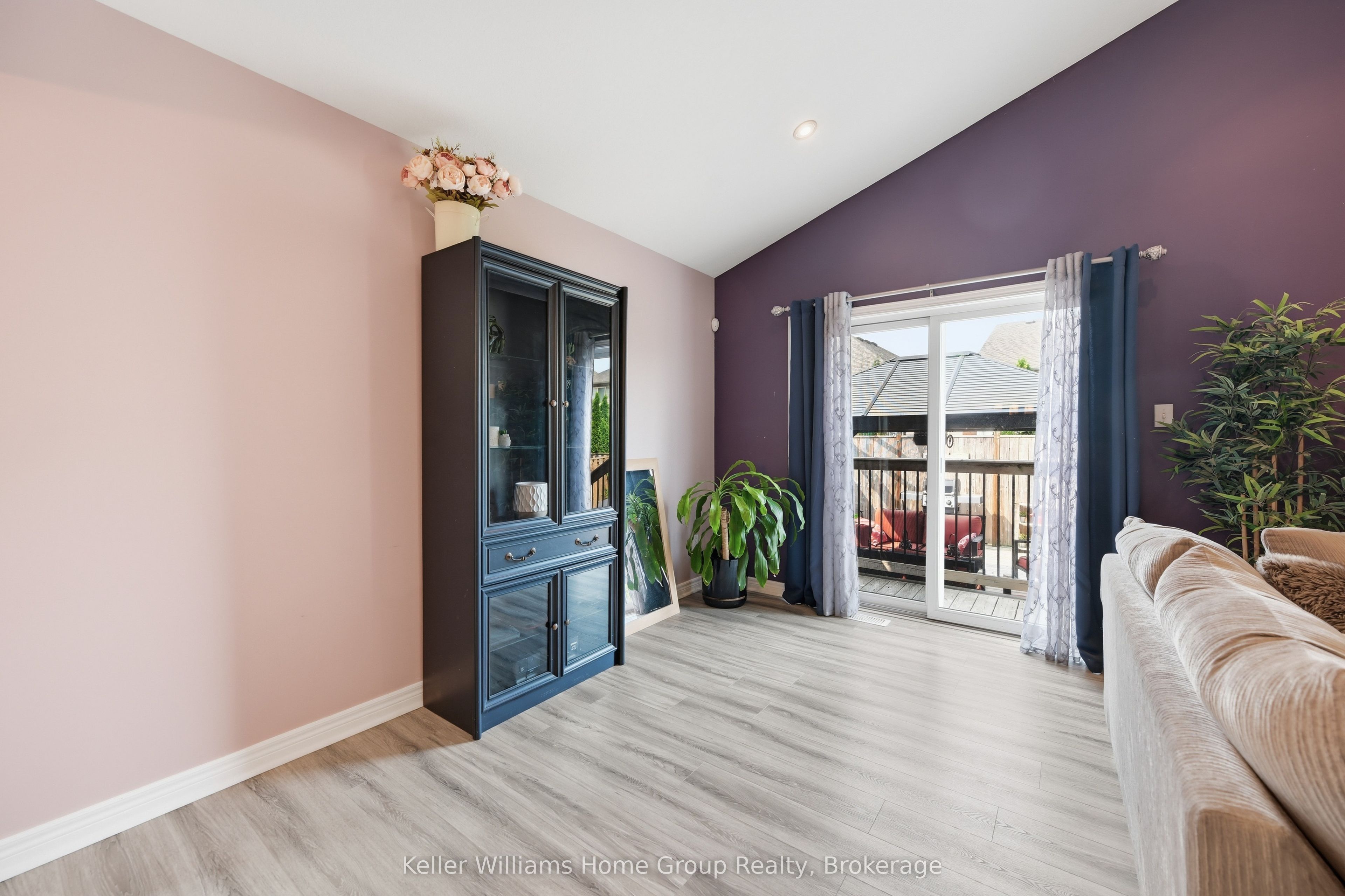 31 Vinifera Drive Property Photo 16
