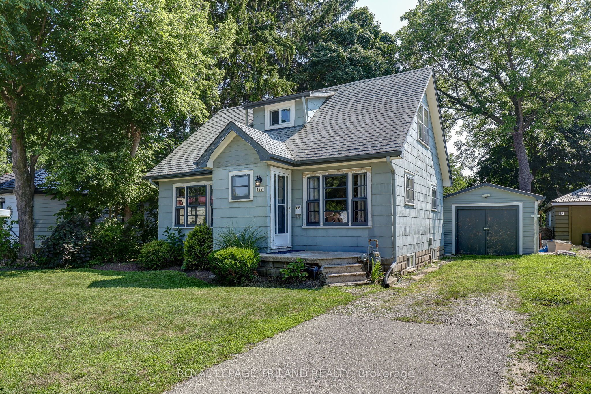 127 Hughes Street Property Photo 4