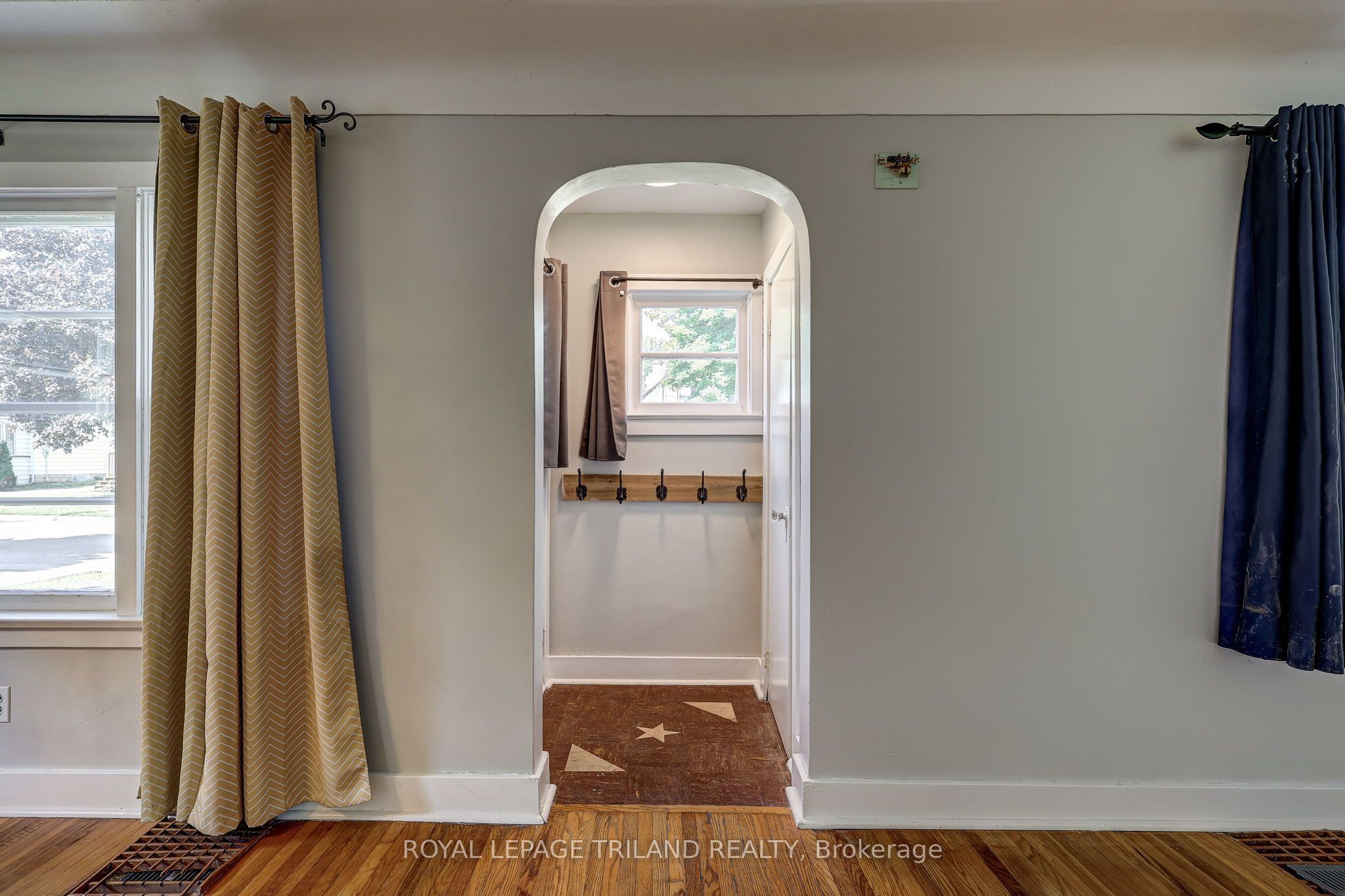 127 Hughes Street Property Photo 6