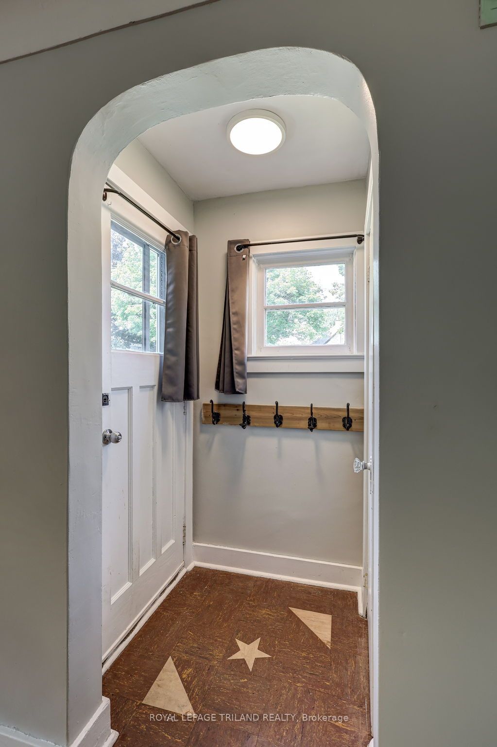 127 Hughes Street Property Photo 7
